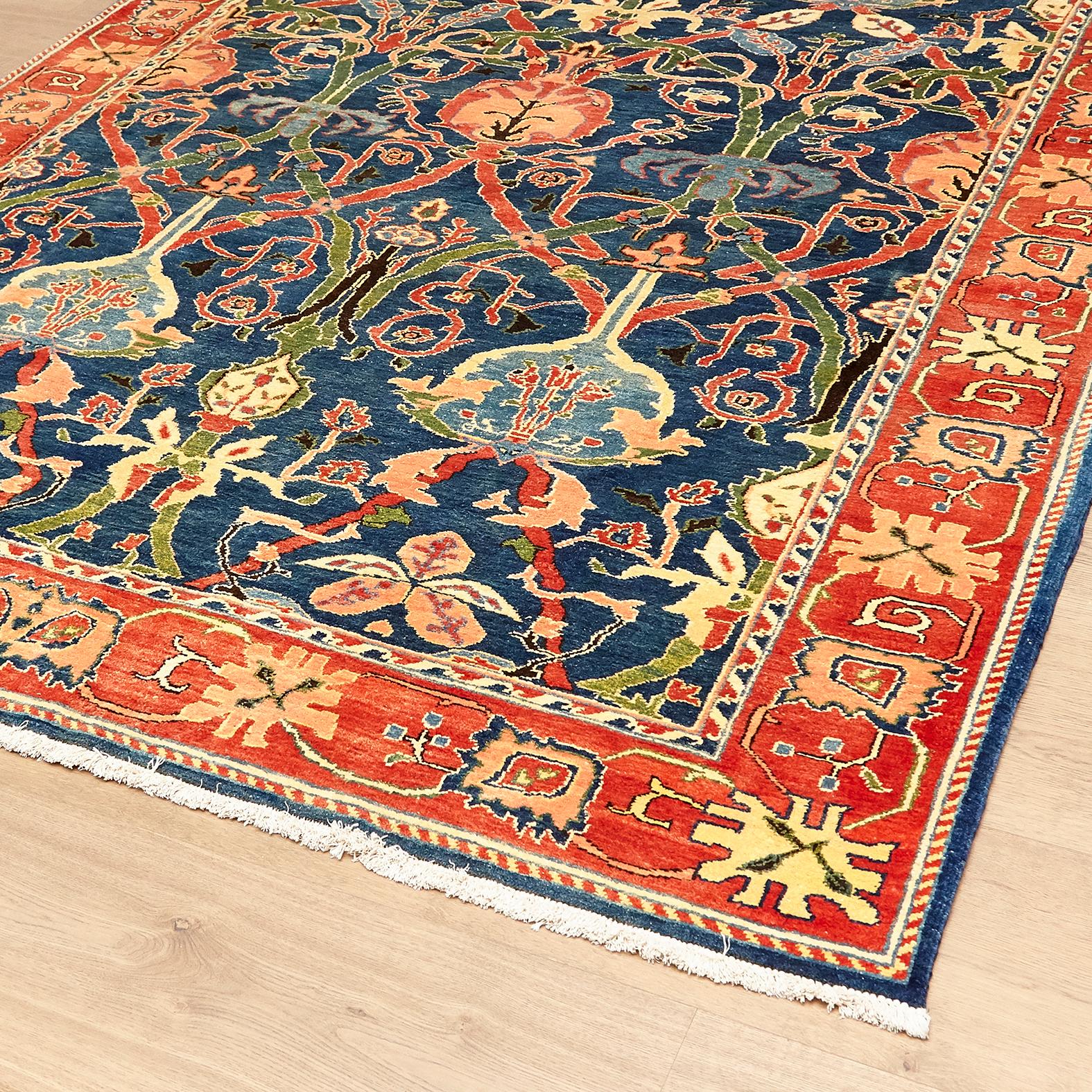 Antique Azeri Arts & Crafts Turkey Hand Knotted Large Rug, 1980 In Good Condition In Barcelona, Barcelona