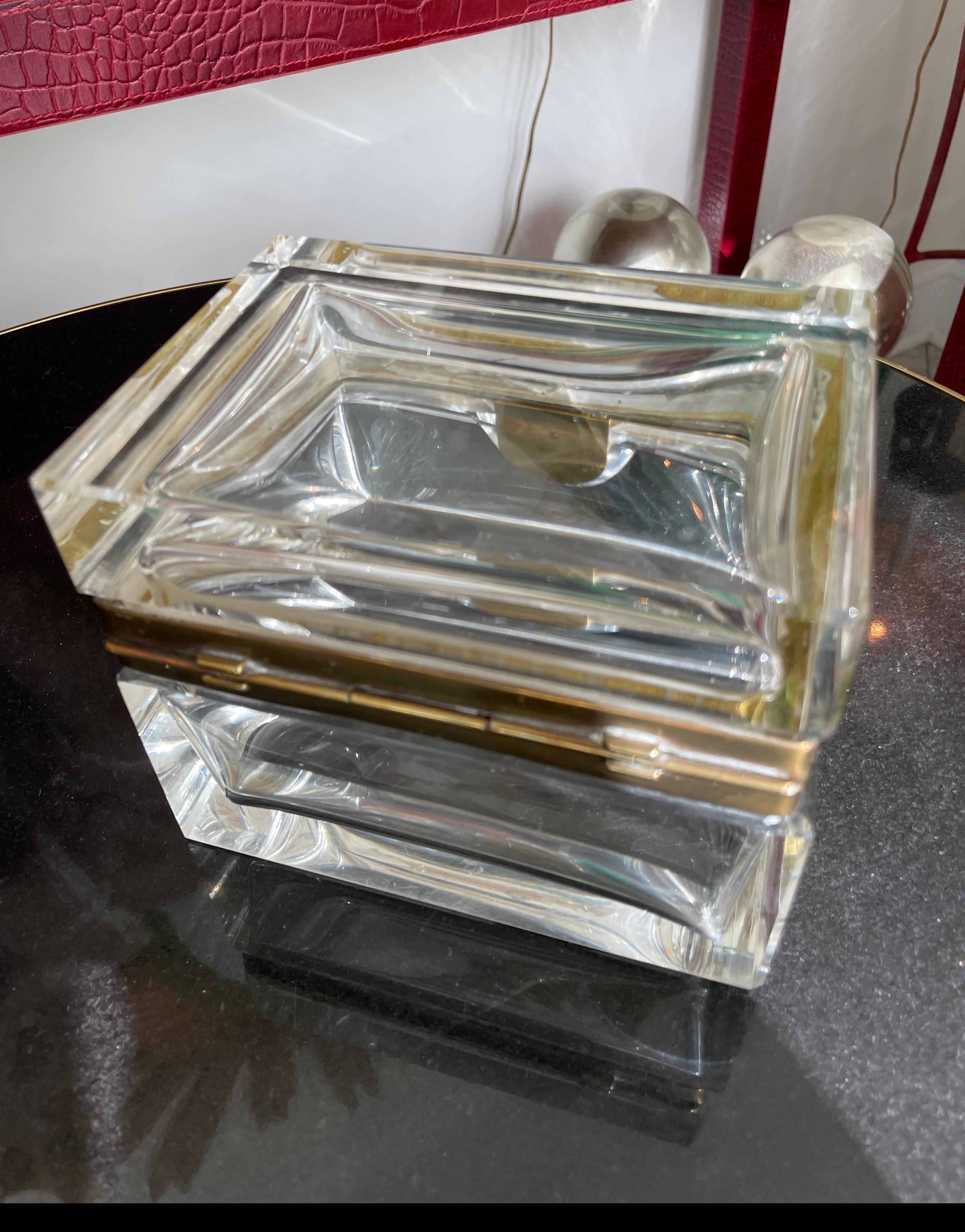 Boîte ancienne en cristal clair de Baccarat avec clé en vente 1