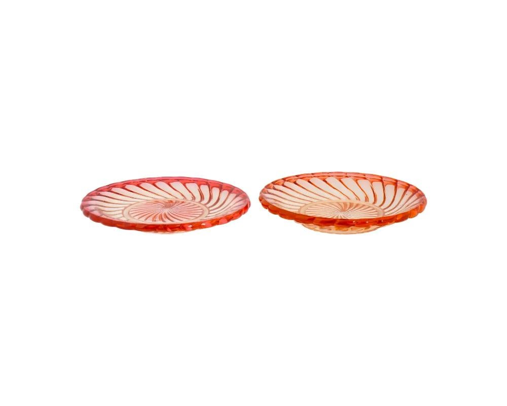Inconnu Assiettes en verre rouge anciennes Baccarat Crystal Bambou Tors en vente