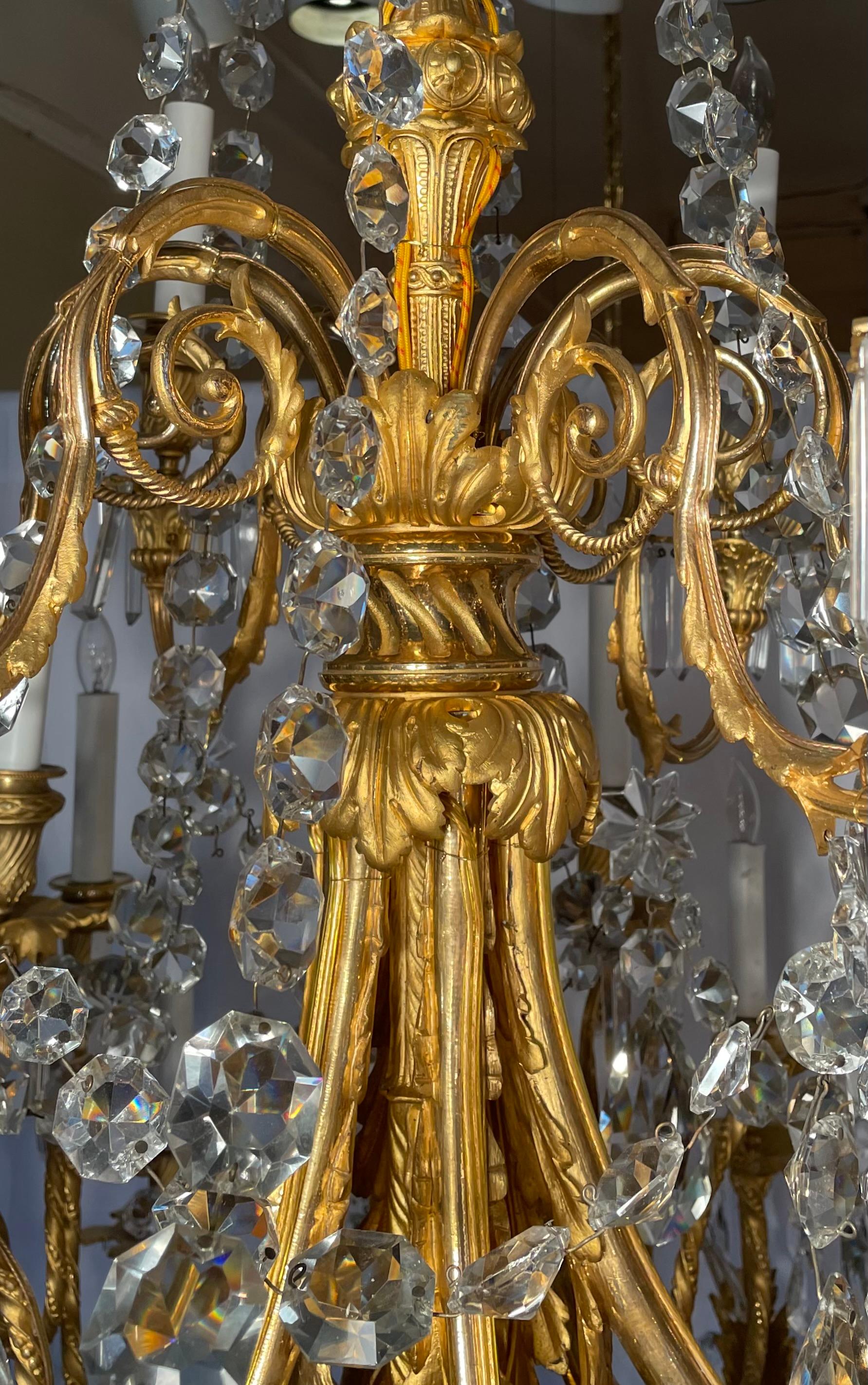 Lustre ancien en cristal et bronze doré de Baccarat vers 1890 en vente 2