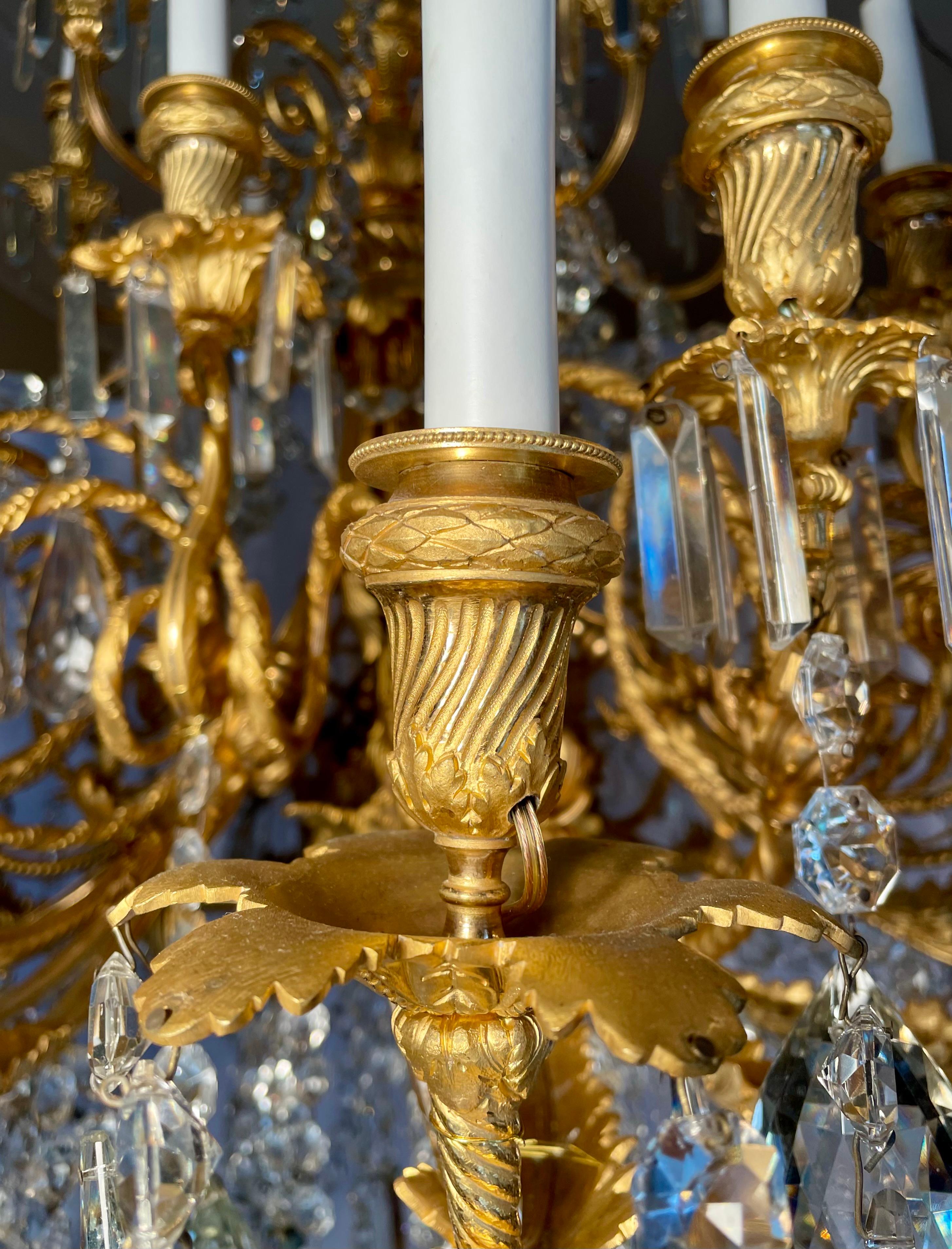 Français Lustre ancien en cristal et bronze doré de Baccarat vers 1890 en vente