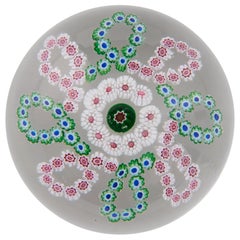 Antiker Baccarat Millefiori-Briefbeschwerer mit Girlandenmuster, um 1880