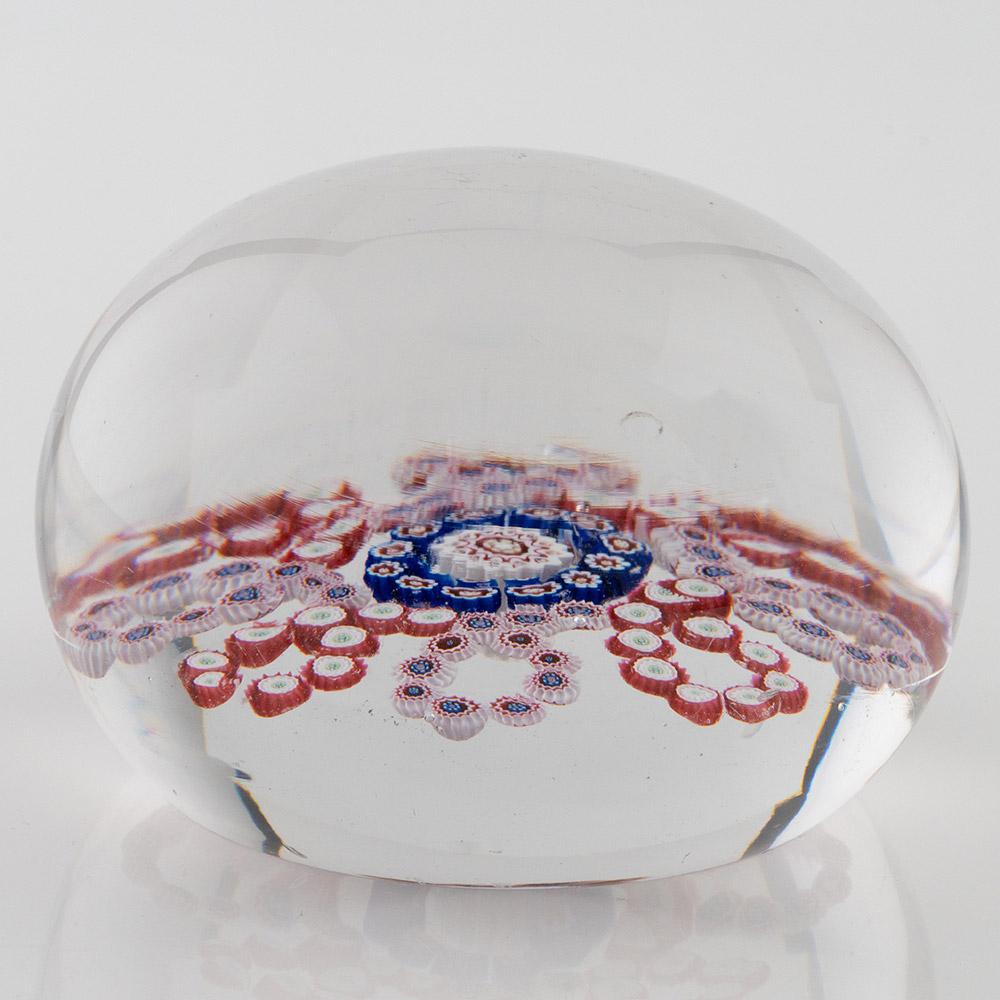 Antiguo Pisapapeles Baccarat Con Guirnalda Millefiori c1850 Mediados del siglo XIX en venta