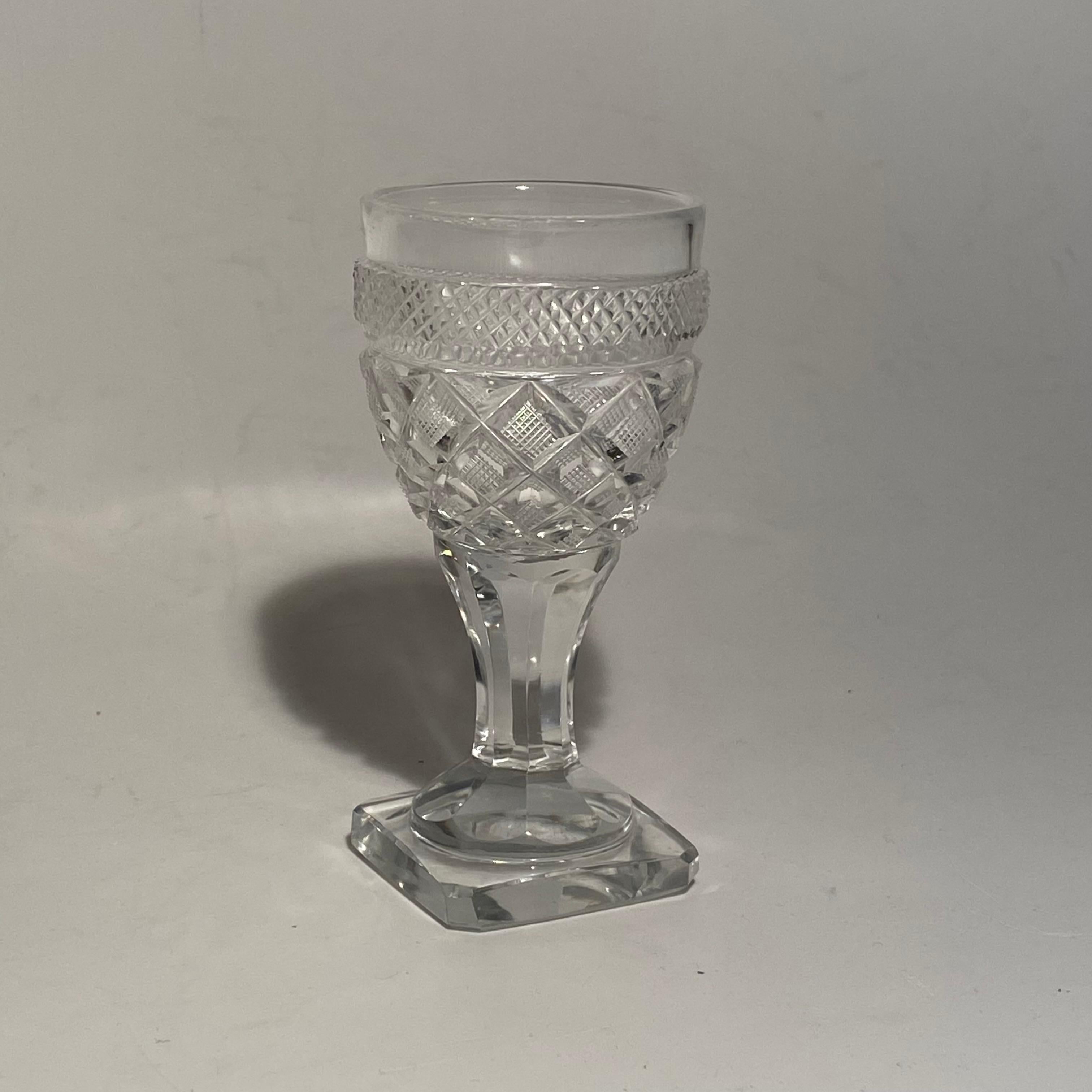 Fait main Ensemble antique de 12 verres à vin de Porto de Baccarat, manufacture de St. Anne, Voneche, 1810. en vente