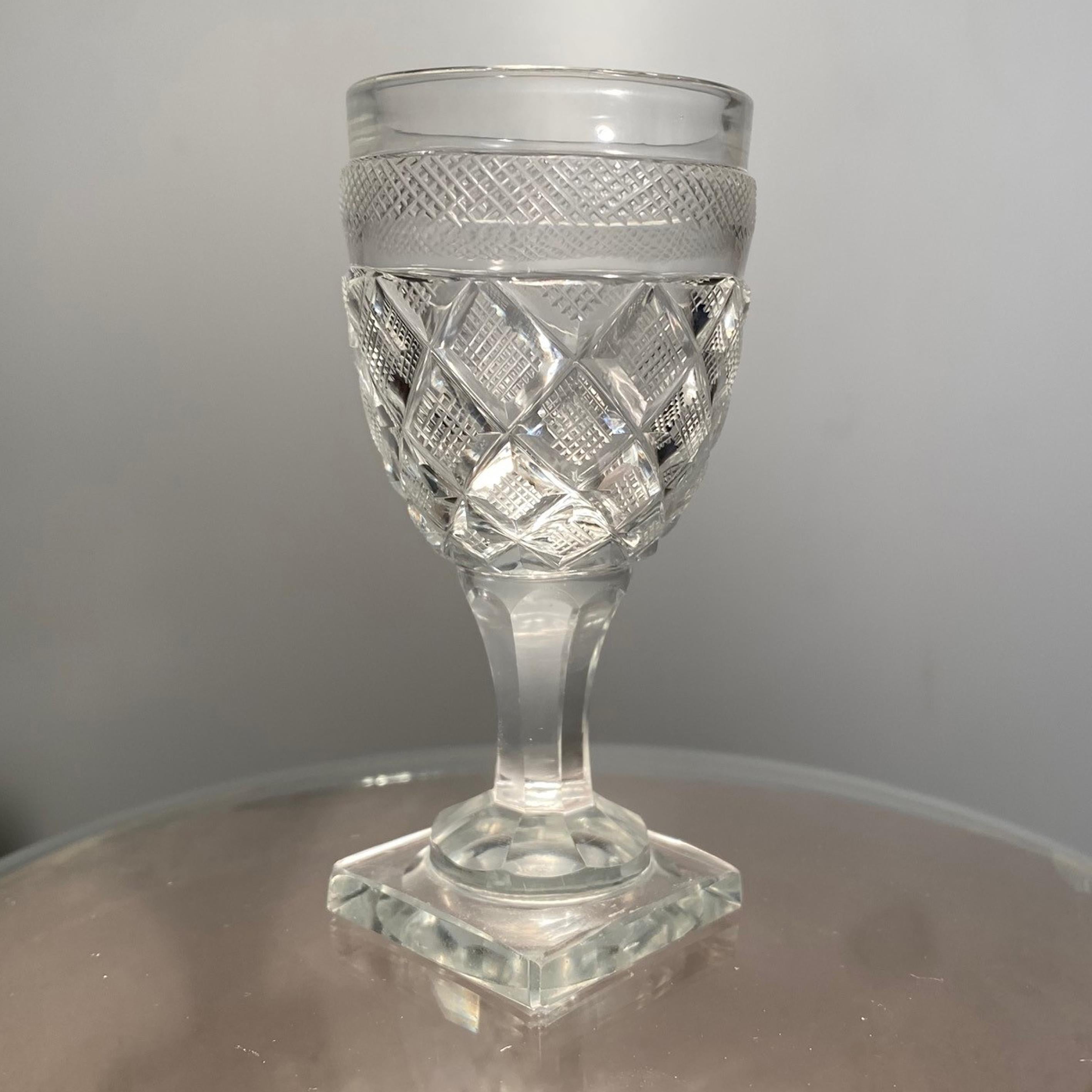 Antiker Baccarat-Satz von 12 Weingläsern aus der Fabrik Sainte Anne, Voneche, 1810. im Angebot 3