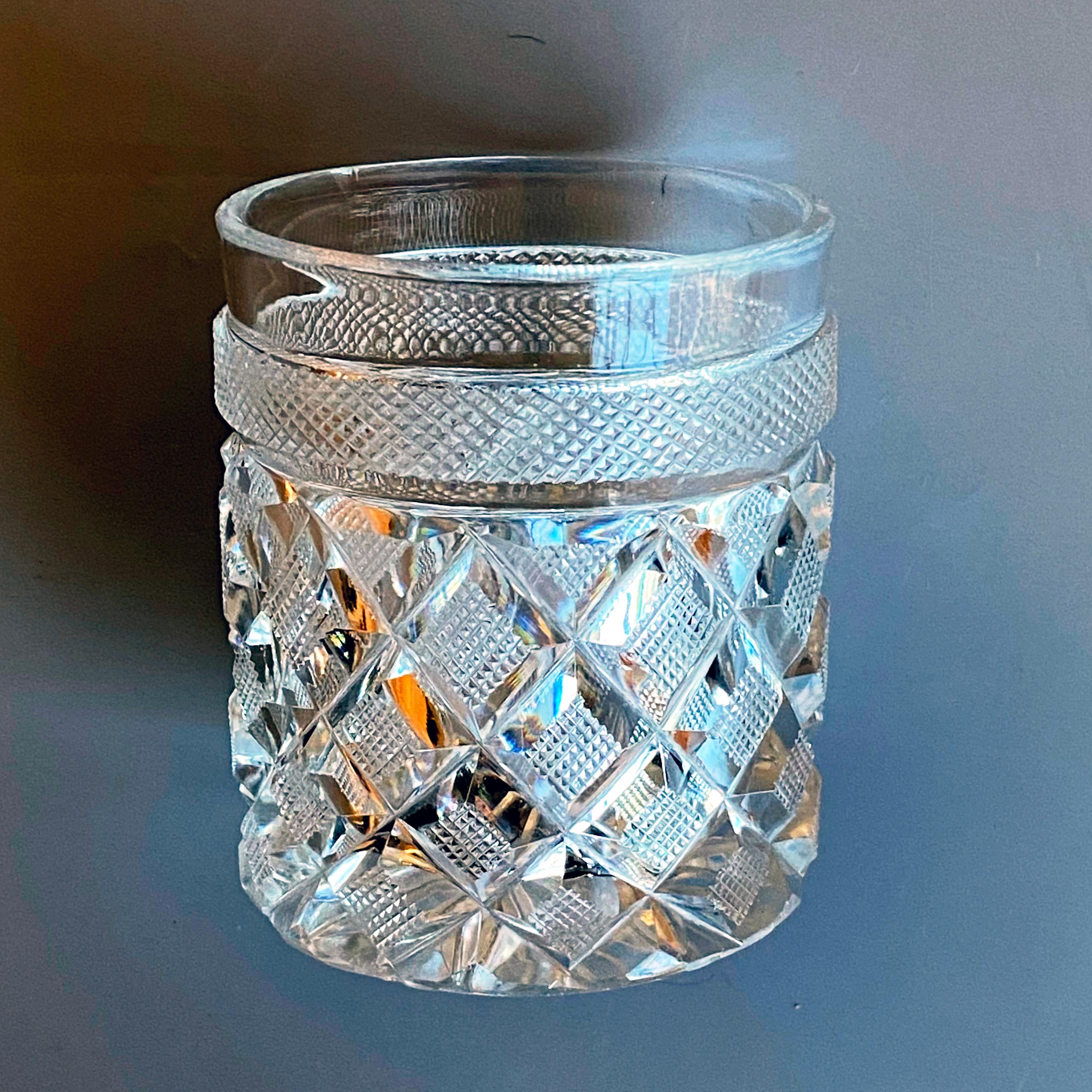 Antike Baccarat Bechergläser aus der Manufaktur Sainte Anne in Voneche, ca. 1810. (Handgefertigt) im Angebot