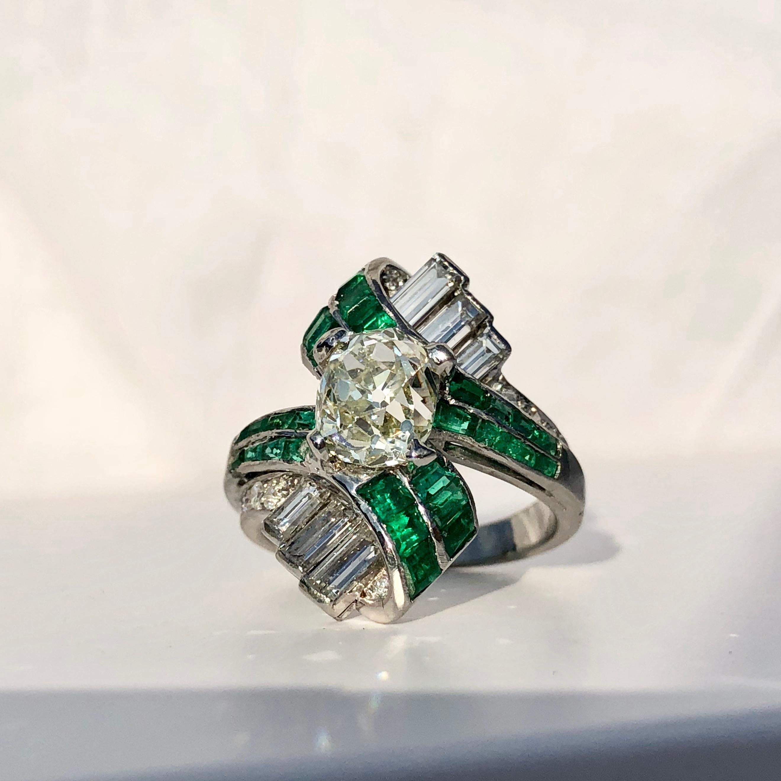 Antique Baguette Emerald And Old Cut Diamond Art Deco Cocktail Engagement Ring  For Sale 2