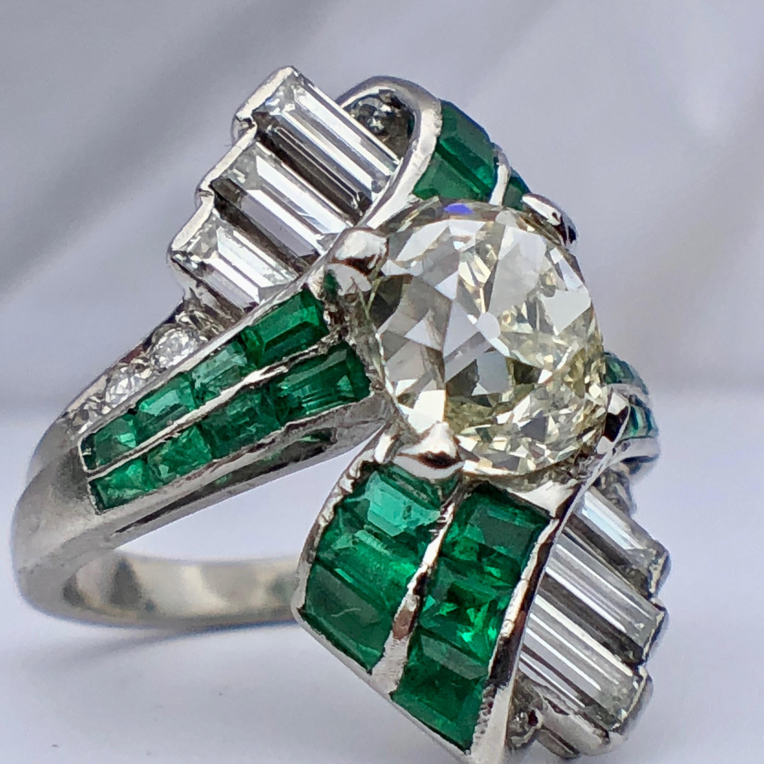 Antique Baguette Emerald And Old Cut Diamond Art Deco Cocktail Engagement Ring  For Sale 3