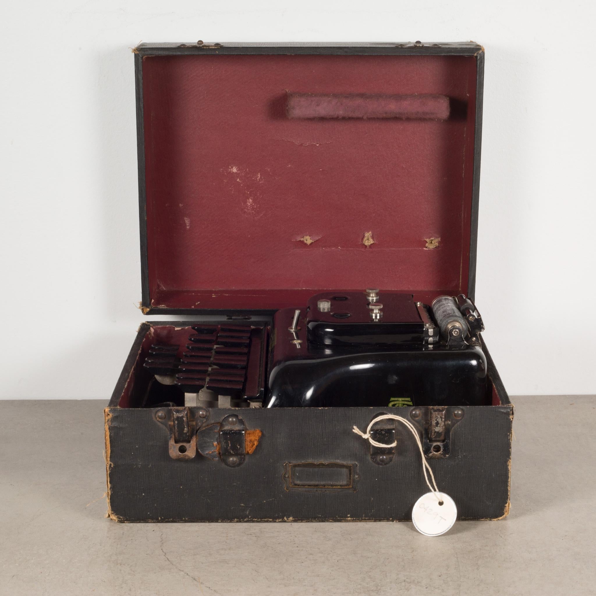 ABOUT

This is an original Stenotype stenograph with Bakelite body and original case. Leather handle on the case. All the keys work properly but doesn't seem to imprint on the paper.

 CREATOR Stenotype Company, Indianapolis, IN. 
 DATE OF