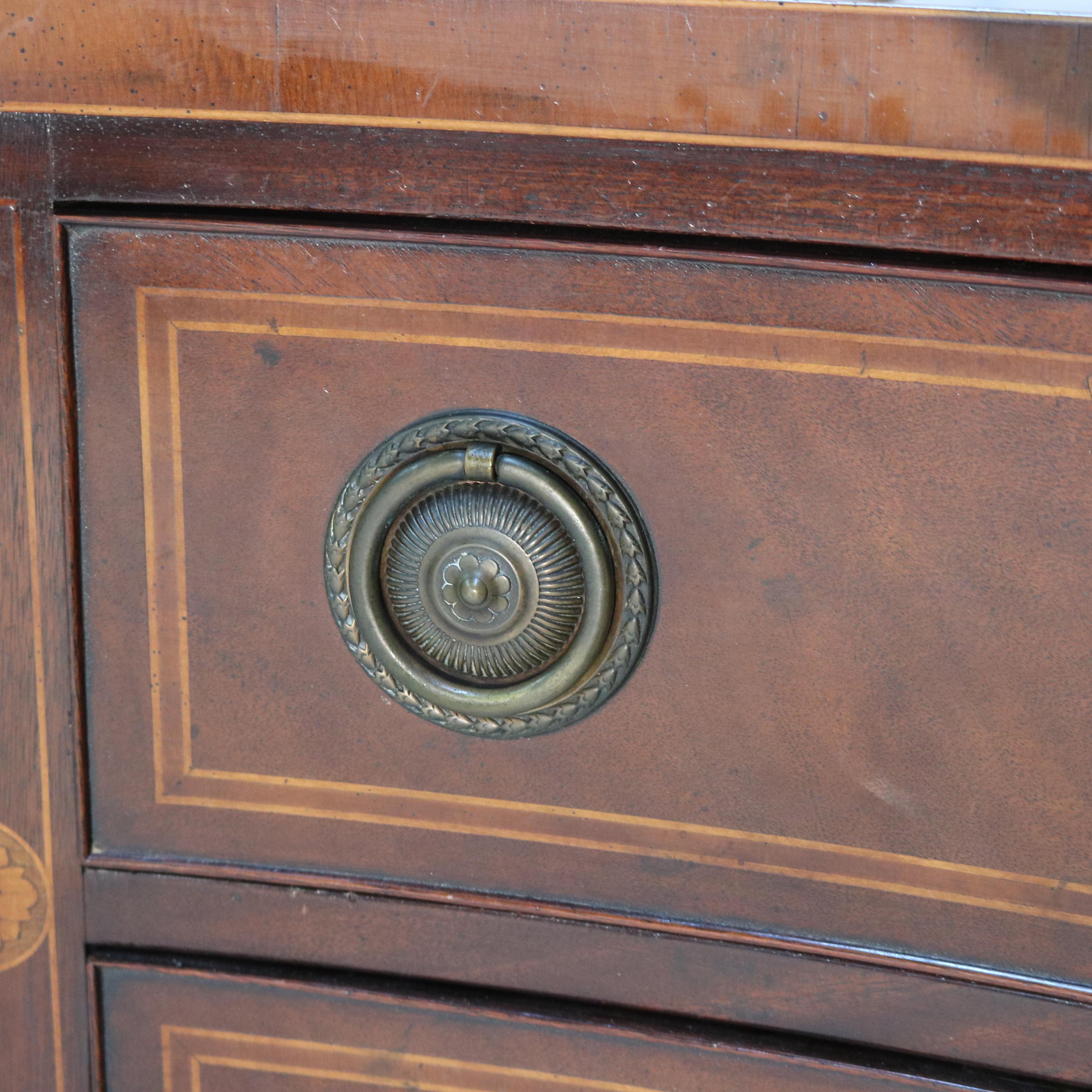 Buffet ancien de style Hepplewhite en acajou avec bandes et cheminée en laiton en vente 9
