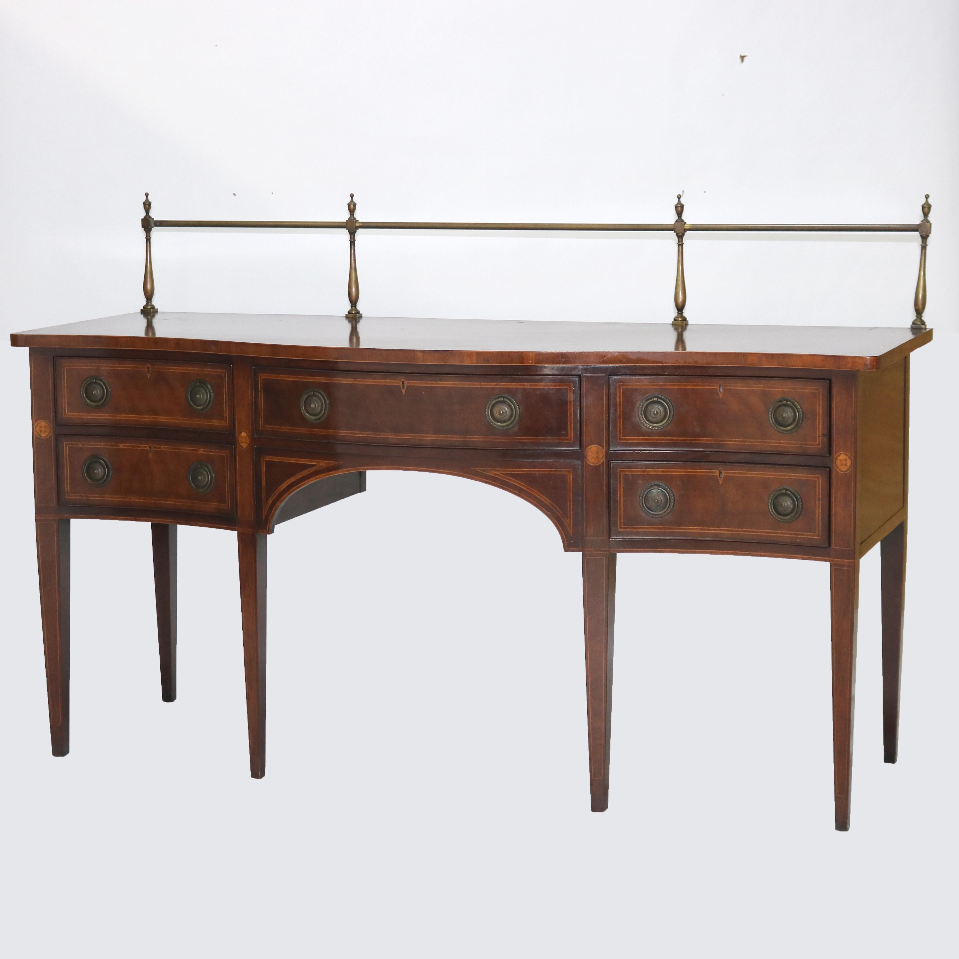 Buffet ancien de style Hepplewhite en acajou avec bandes et cheminée en laiton Bon état - En vente à Big Flats, NY