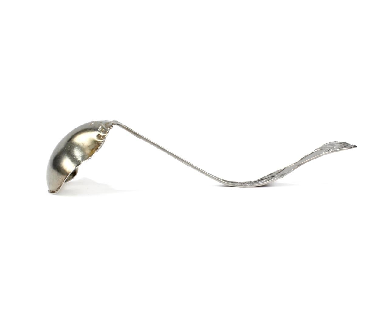 American Antique Baker Manchester Daffodils Sterling Silver Sauce Ladle For Sale