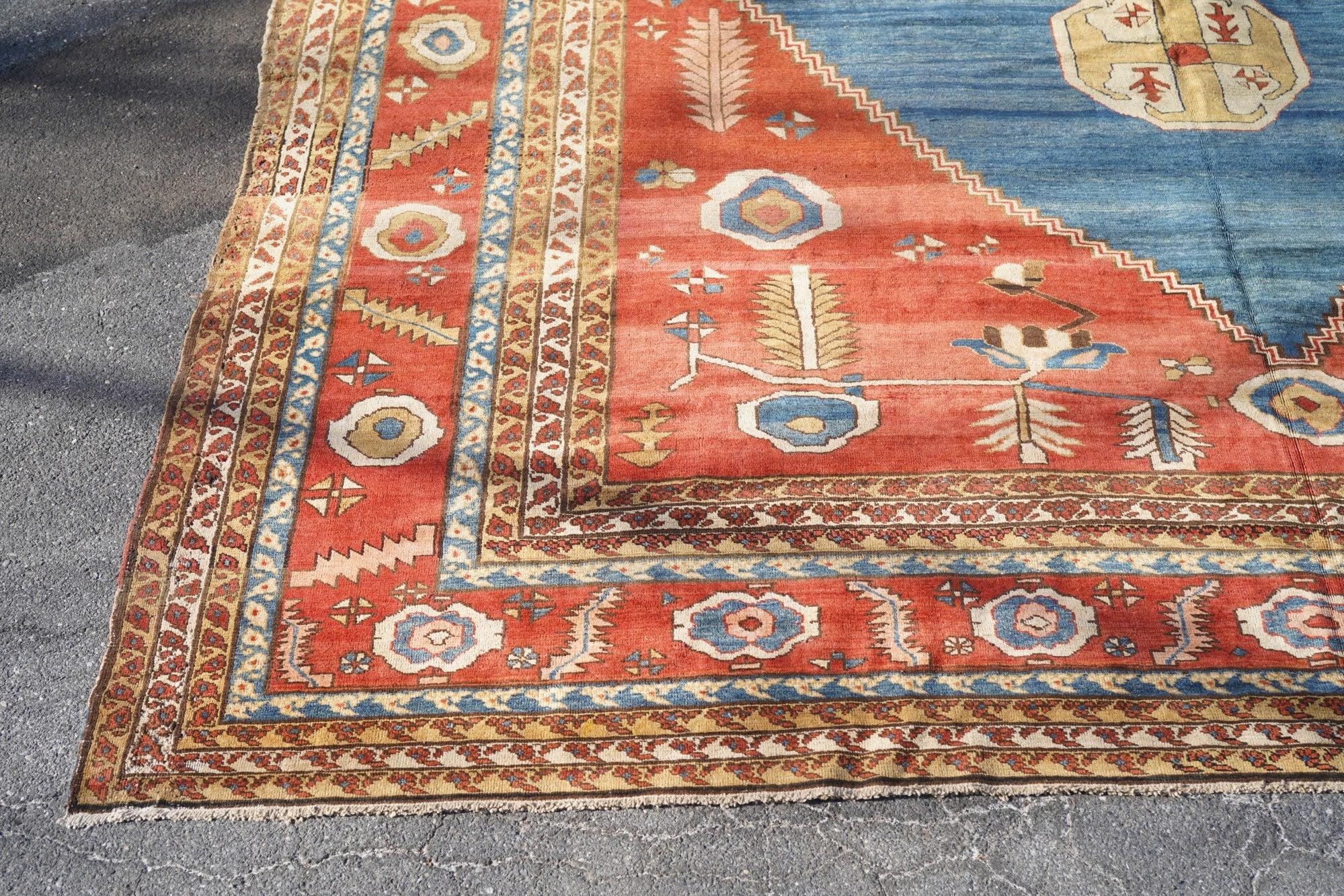 Antiker Bakhshayesh-Teppich 13'11'' x 22'4'' im Zustand „Gut“ im Angebot in New York, NY