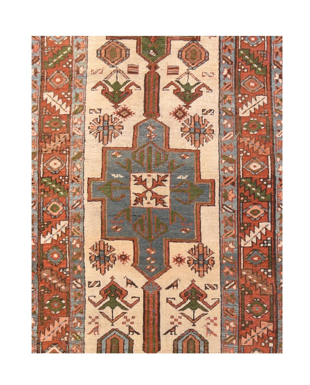 Tapis Bakhshayesh ancien 3'4'' x 14'0'' Bon état - En vente à New York, NY