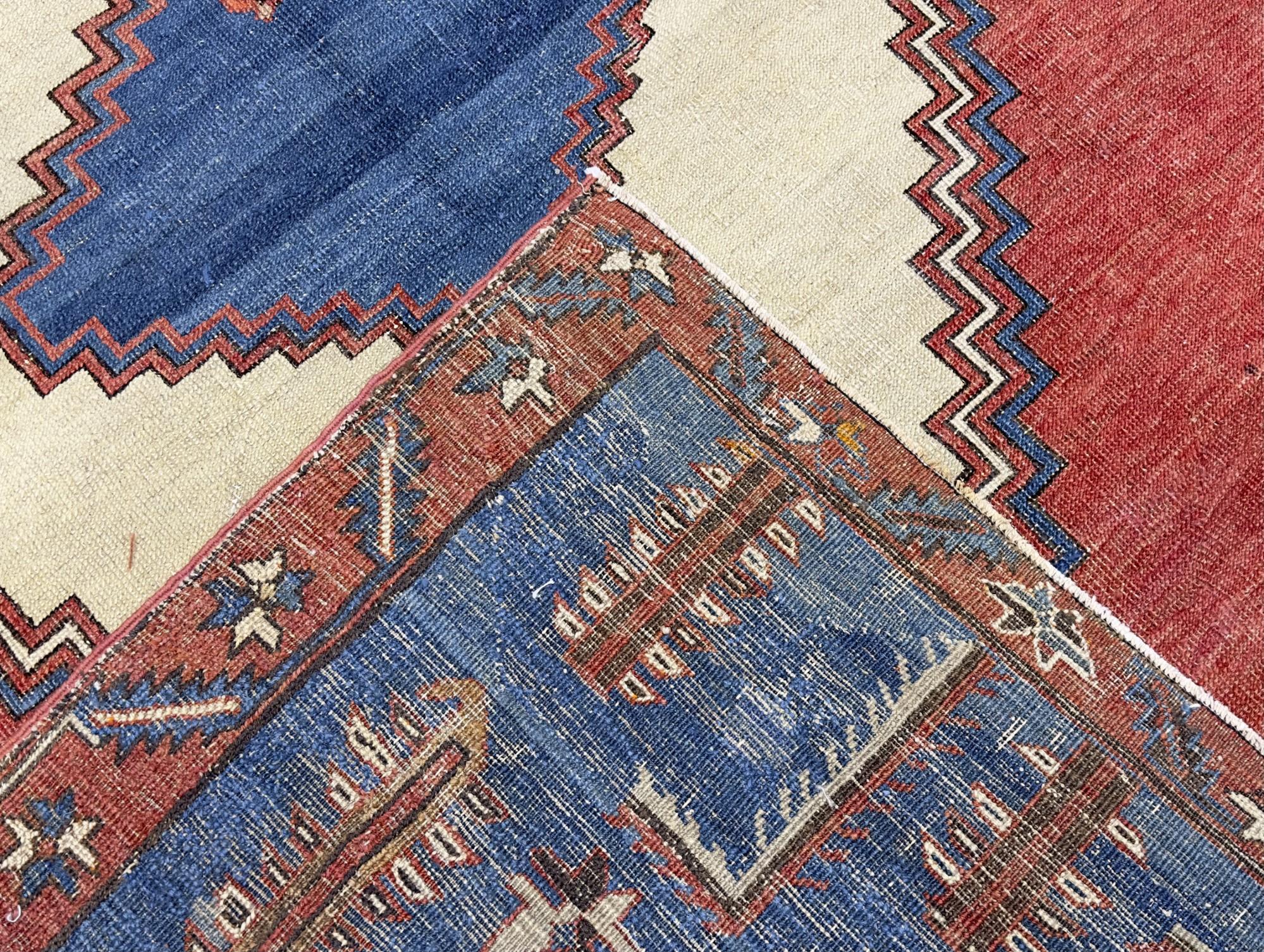 Antique Bakhshayesh Rug 6'0
