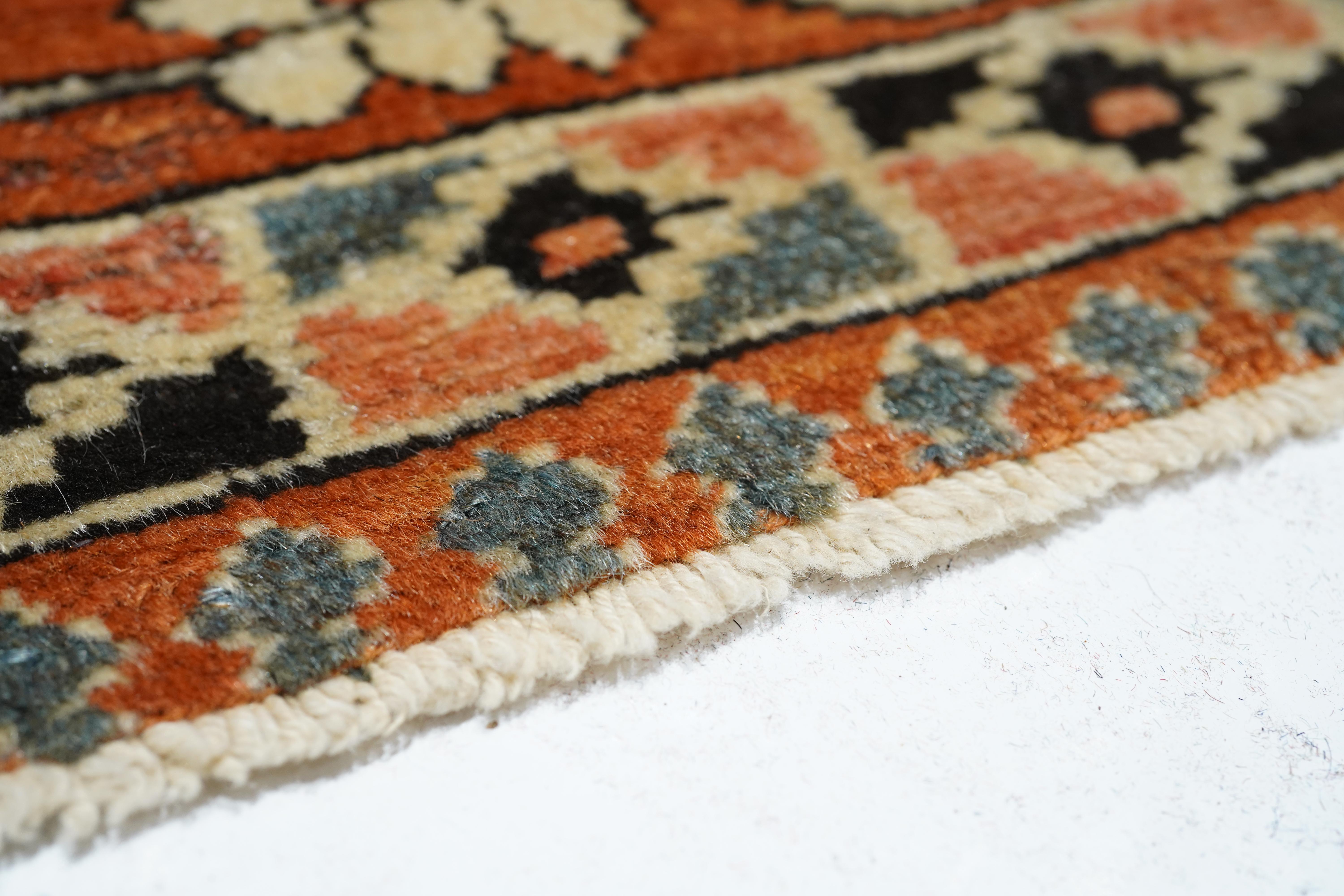 Antiker Bakhshayesh-Teppich 9'3'' x 13'0'' im Zustand „Gut“ im Angebot in New York, NY