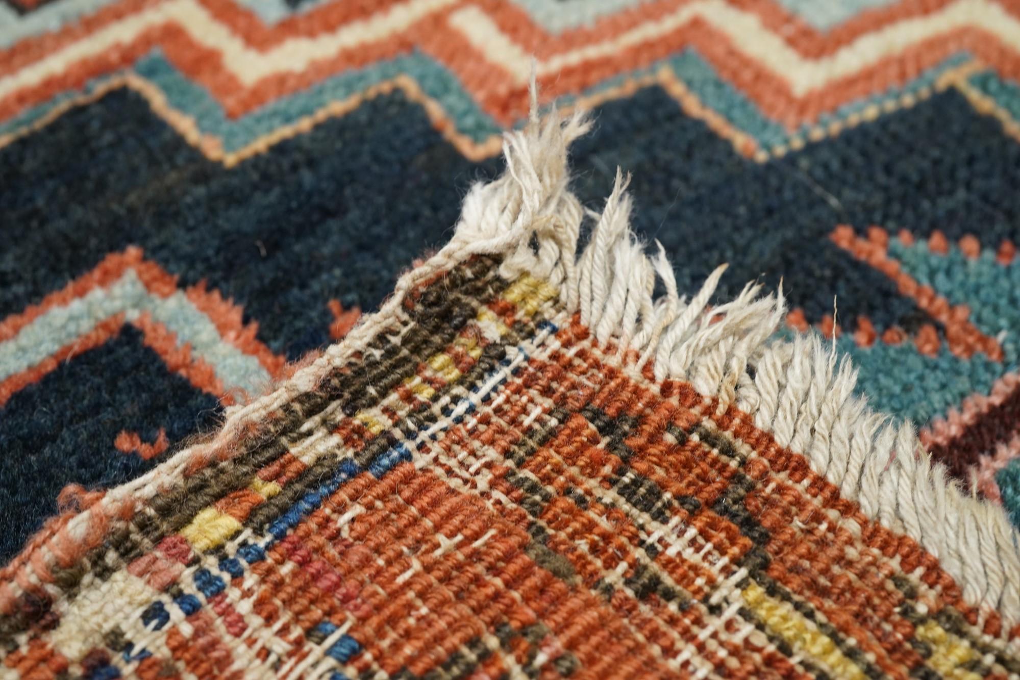 Antique Bakhshayesh Rug 9'4'' x 13'9'' For Sale 4