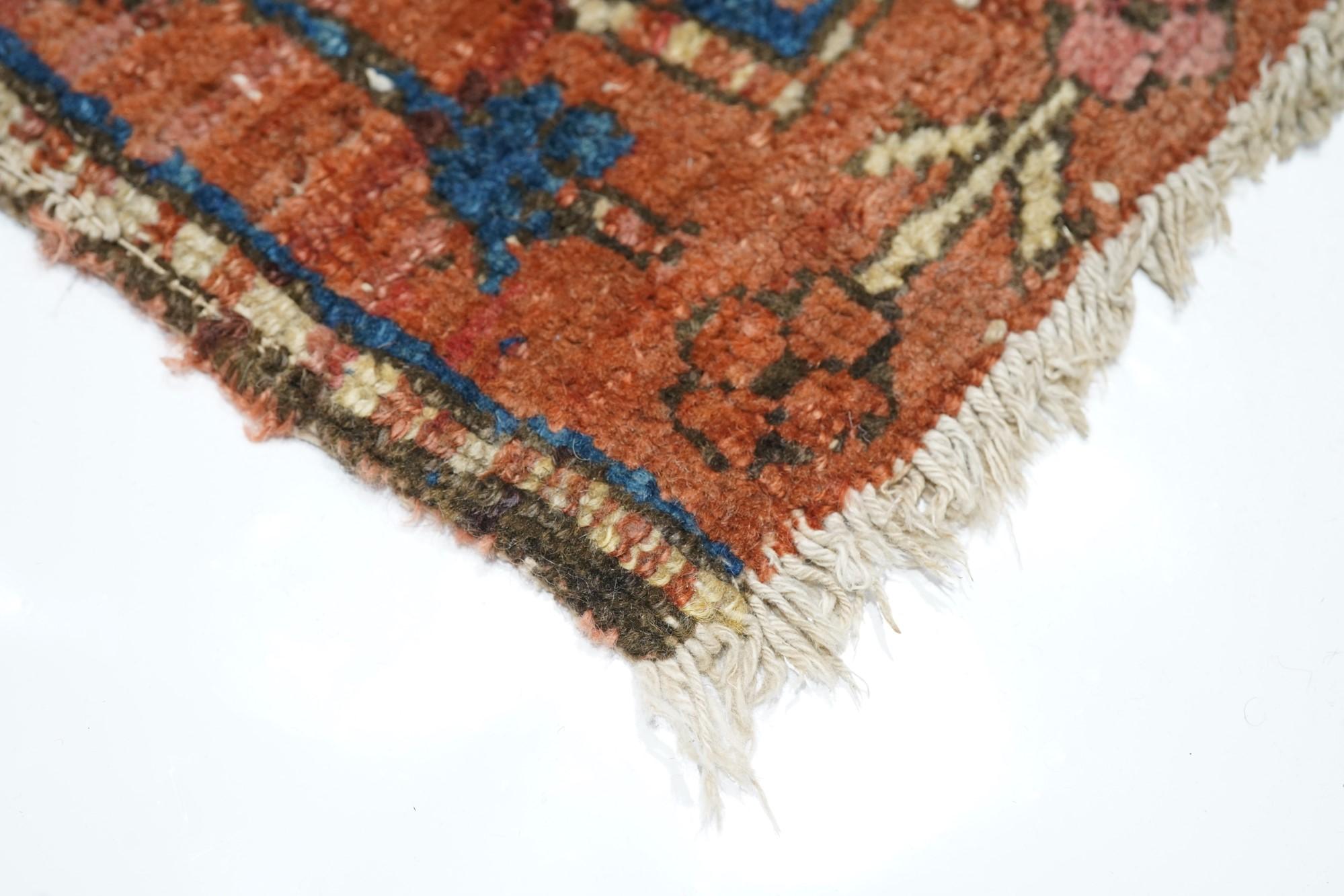 Persian Antique Bakhshayesh Rug For Sale