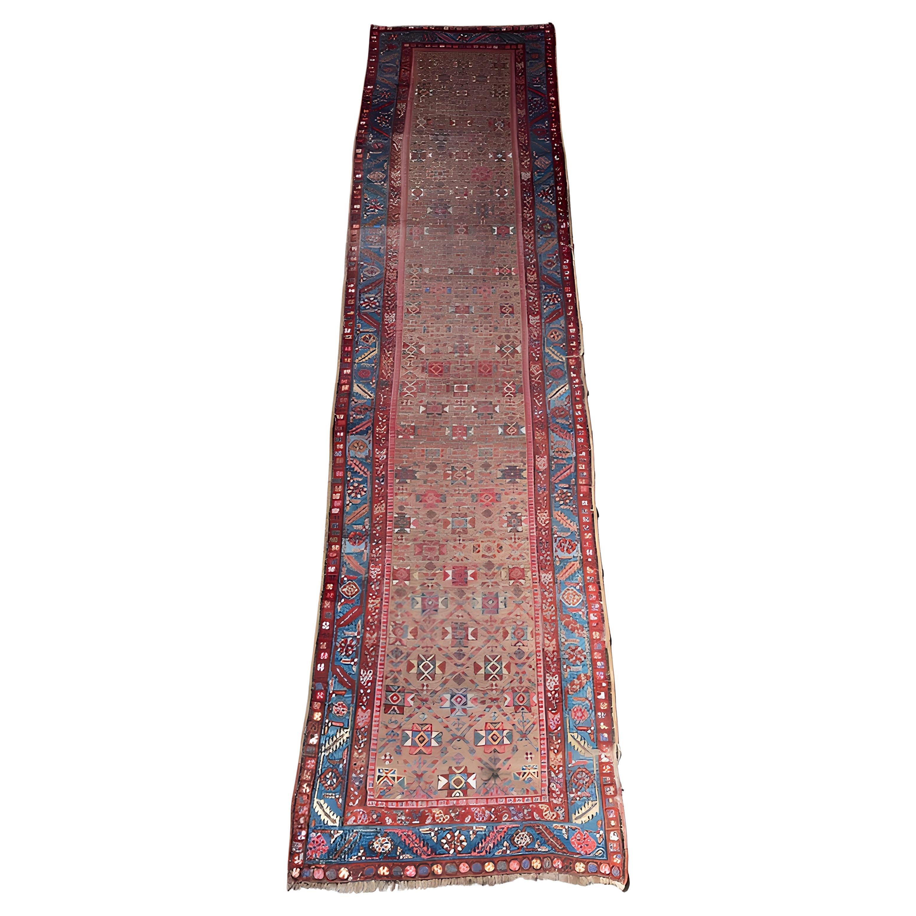 Antiker Bakhshayesh-Läufer aus Bakhshayesh mit komplizierten persischen geometrischen Mustern 13'5" X 3'5 im Angebot