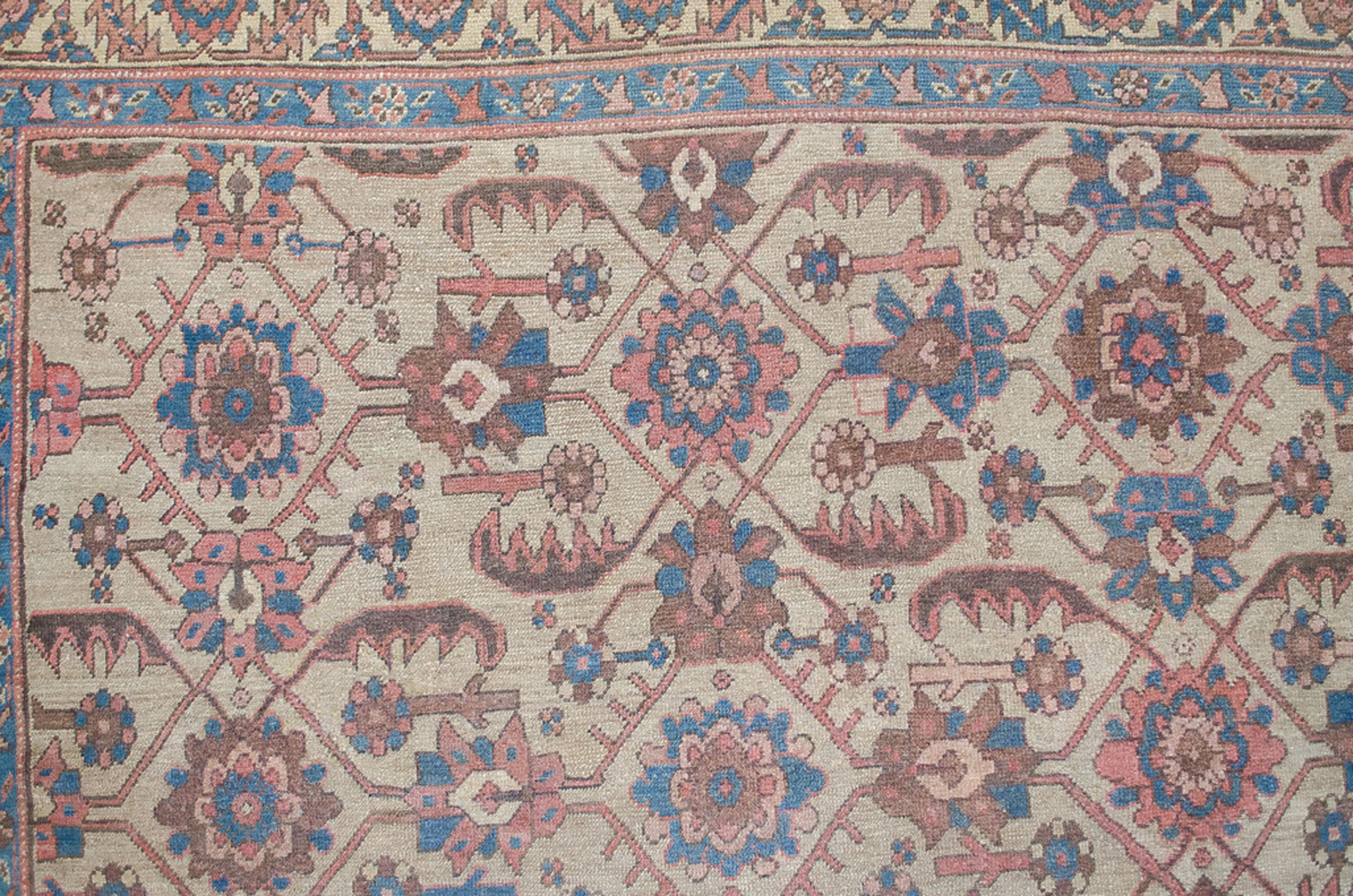 Antiker Bakhshaysh-Teppich 352x300cm (19. Jahrhundert) im Angebot