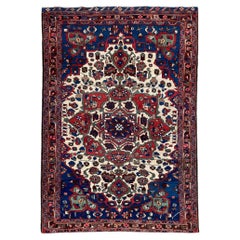 Antiker Bakhtiar-Teppich 1.92 m X 1,35 m