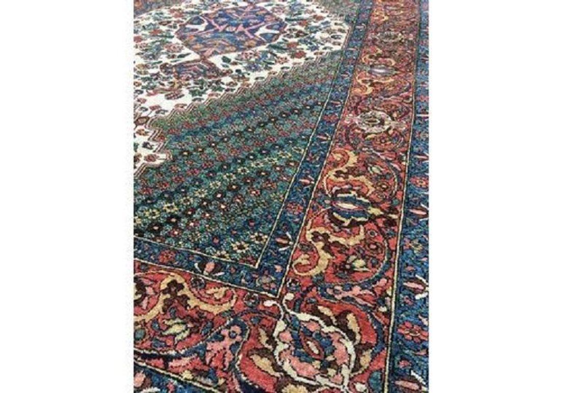 Antique Bakhtiar Rug 2.05m X 1.37m For Sale 2