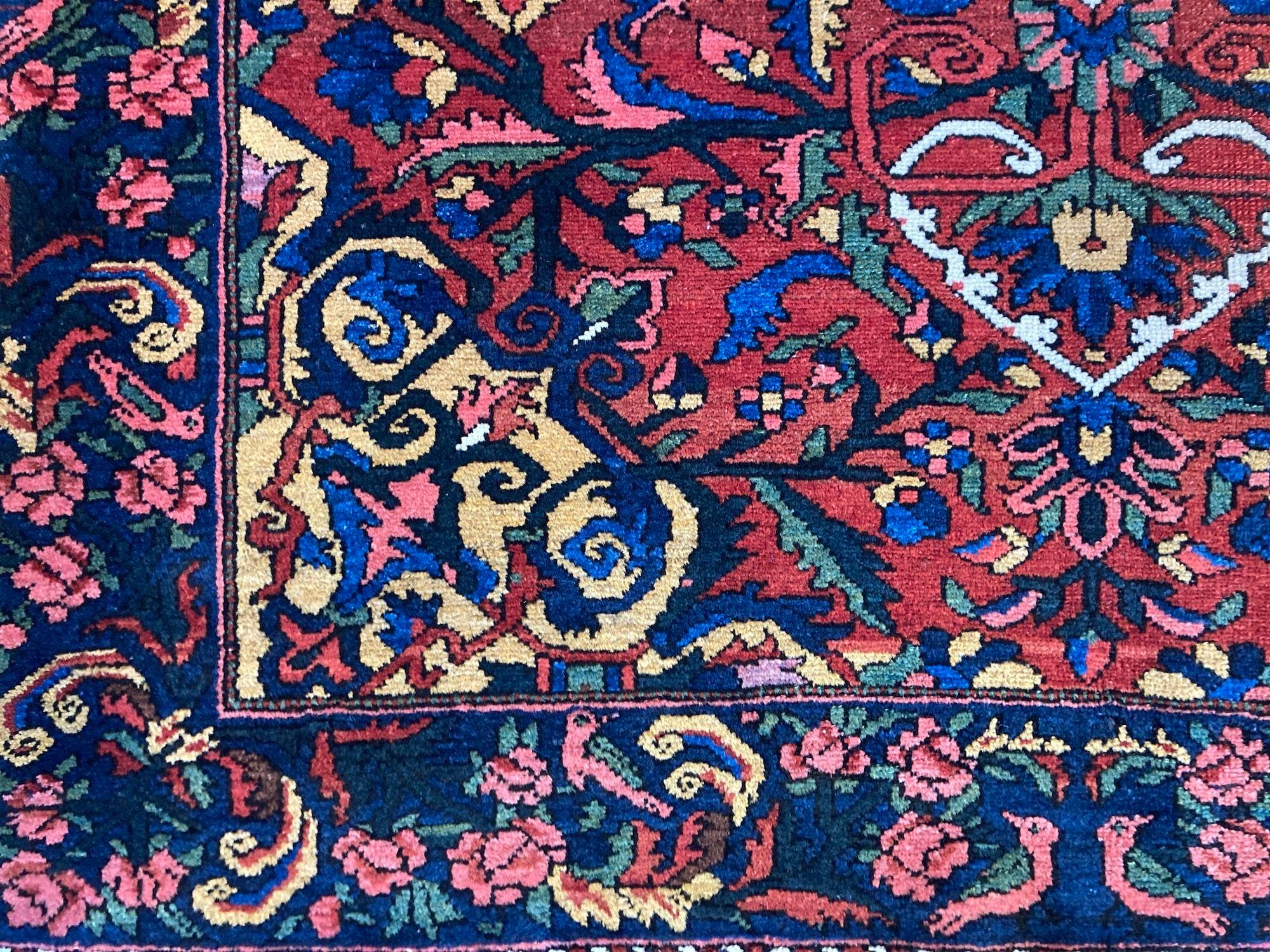 Antiker Bakhtiar-Teppich 2,05 m x 1,46 m (Wolle) im Angebot
