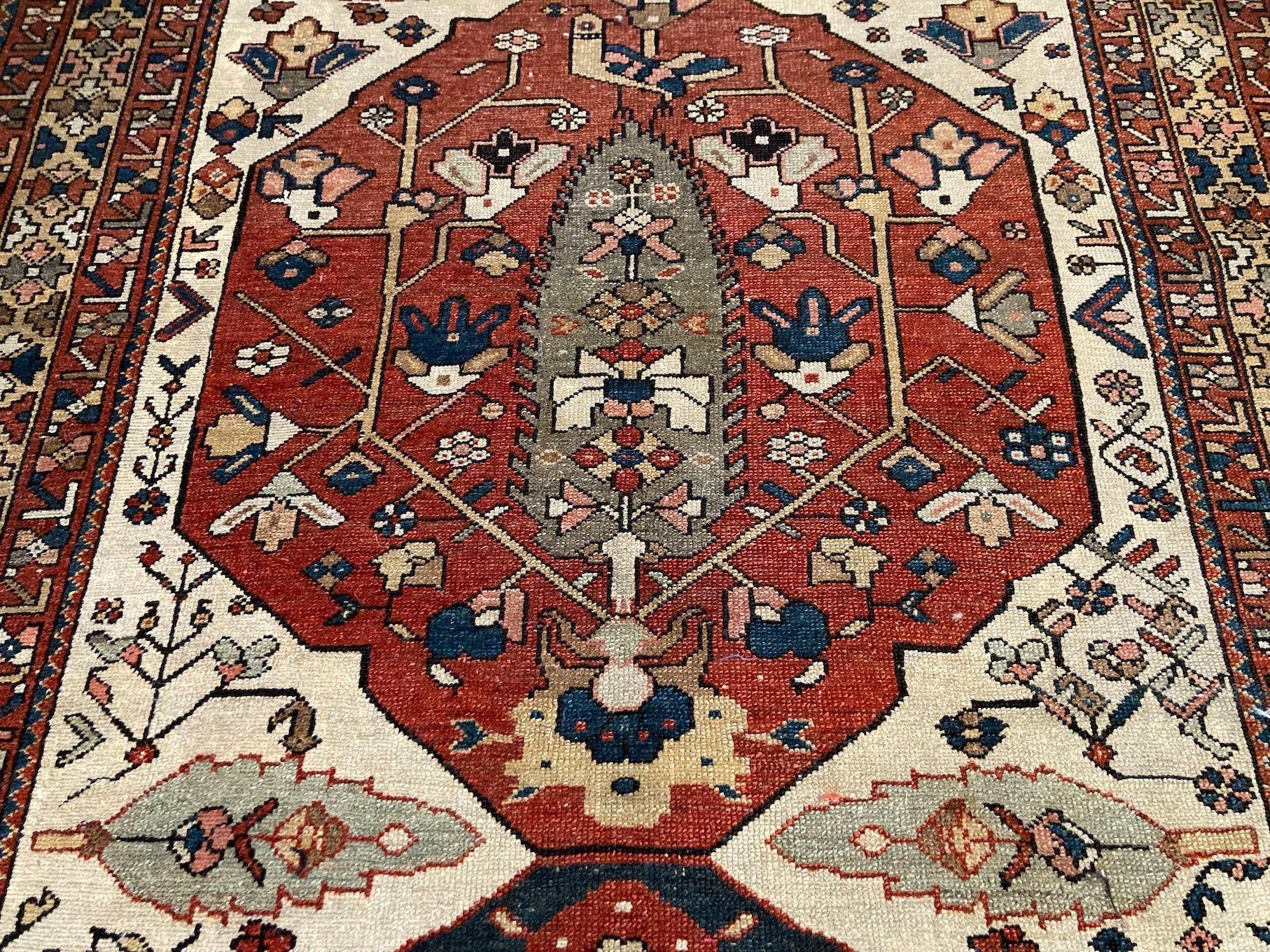 Antiker Bakhtiar-Teppich 2,06 m x 1,33 m im Angebot 2