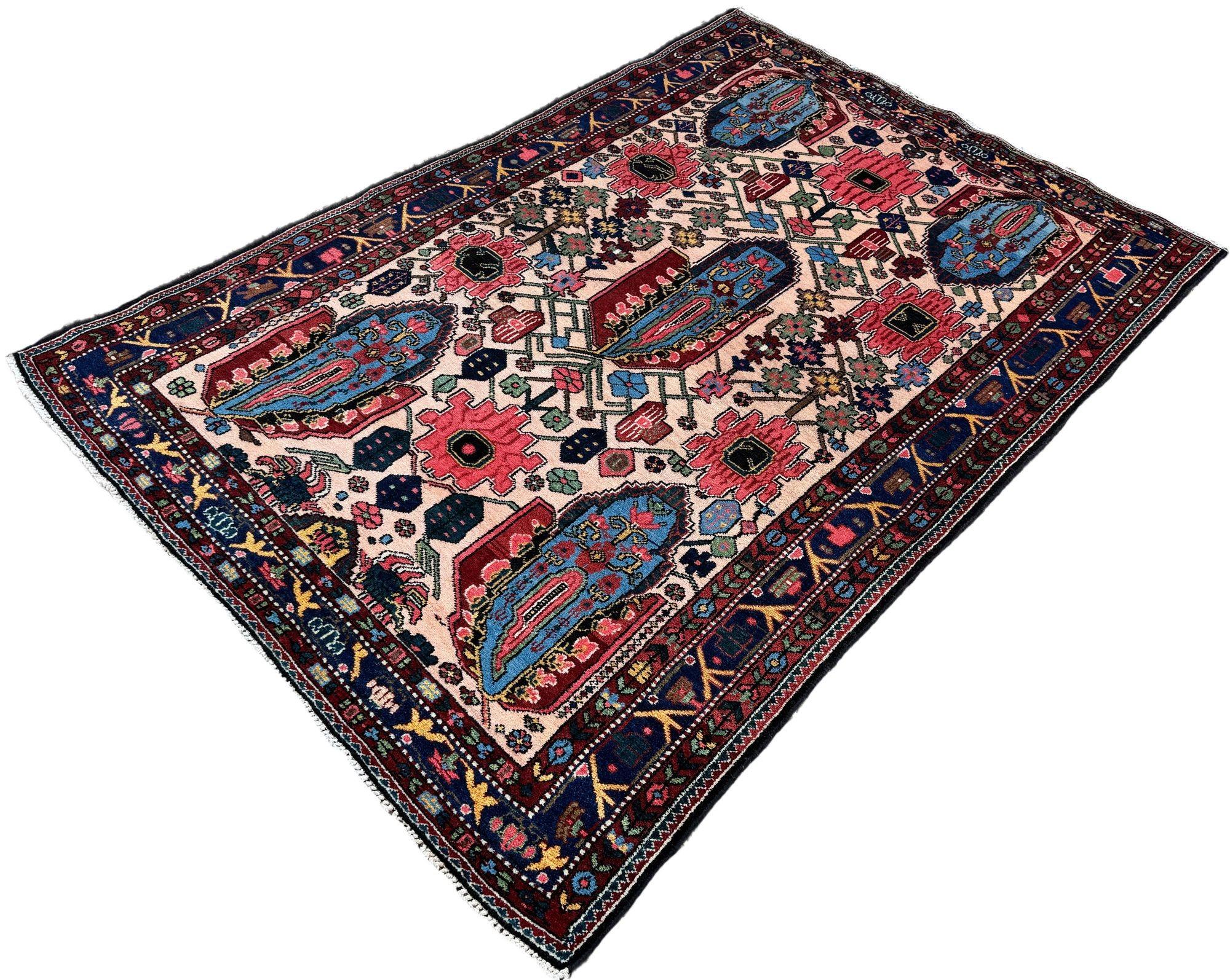 Tappeto antico Bakhtiar 2,08m x 1,43m In condizioni buone in vendita a St. Albans, GB
