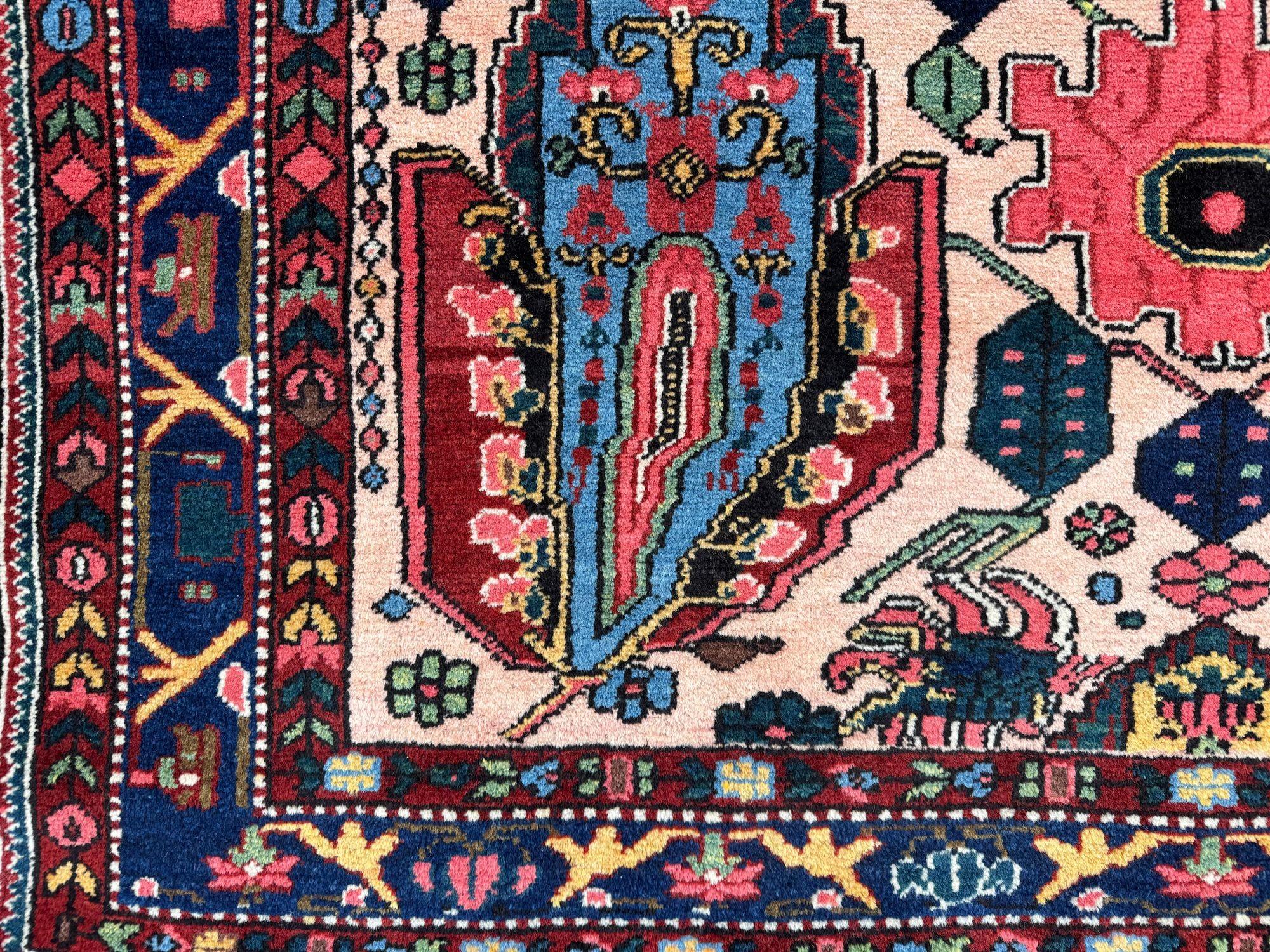 Tappeto antico Bakhtiar 2,08m x 1,43m in vendita 2