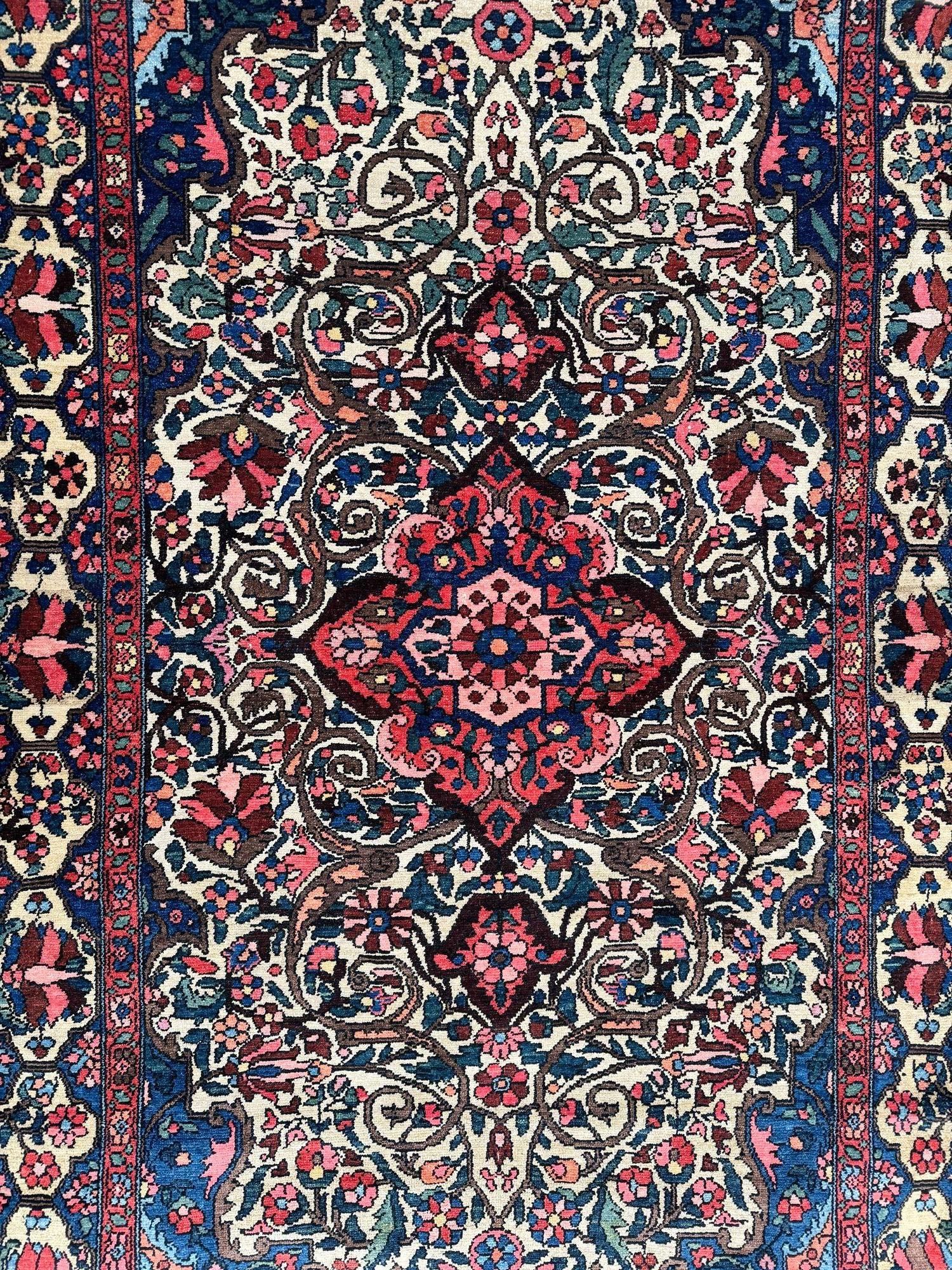 Tapis Bakhtiar ancien 2,13 m x 1,36 m en vente 9