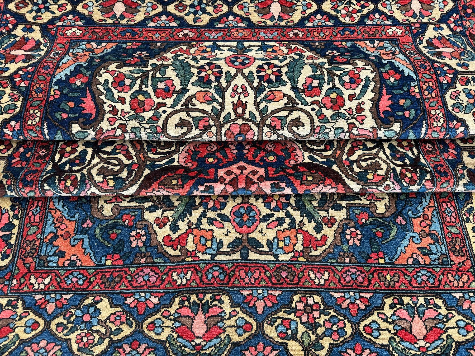 Tapis Bakhtiar ancien 2,13 m x 1,36 m en vente 10