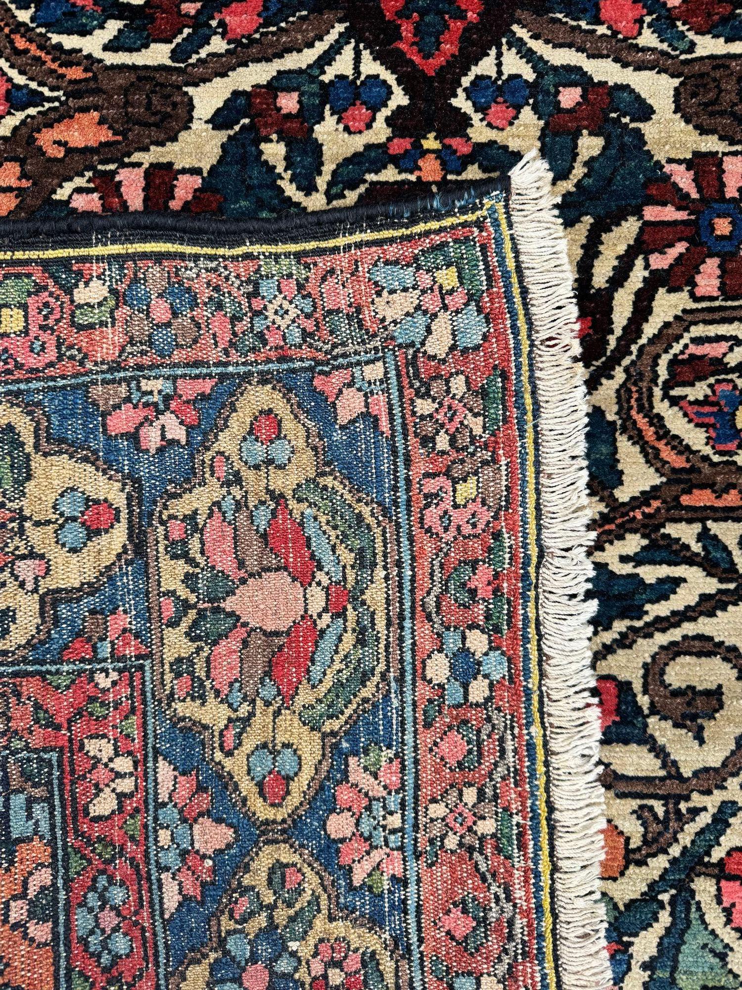 Tapis Bakhtiar ancien 2,13 m x 1,36 m en vente 12