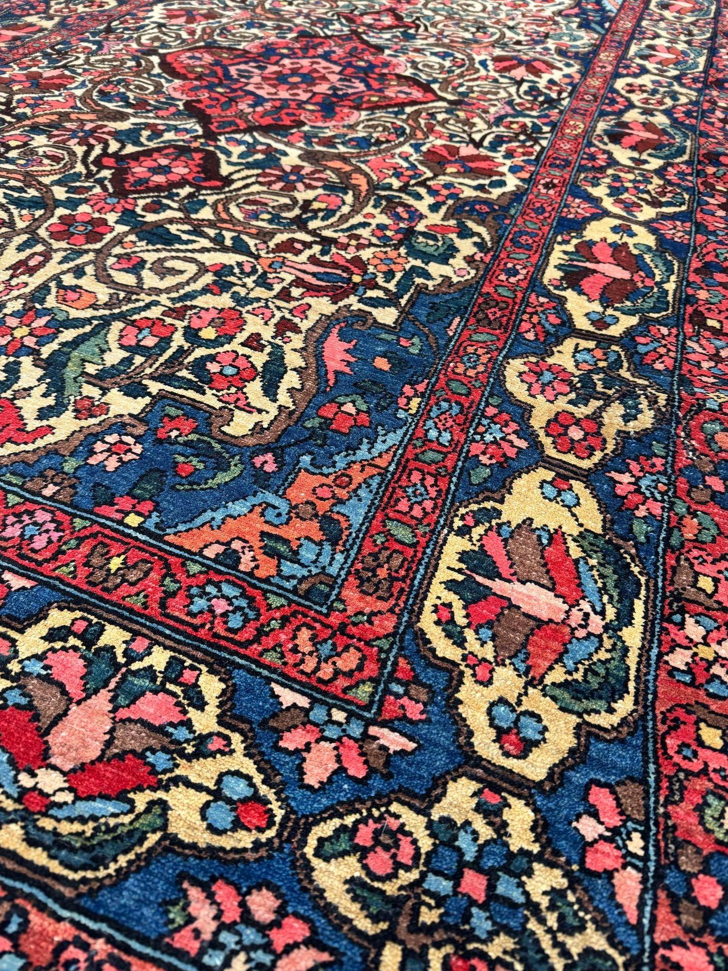 Tapis Bakhtiar ancien 2,13 m x 1,36 m en vente 4