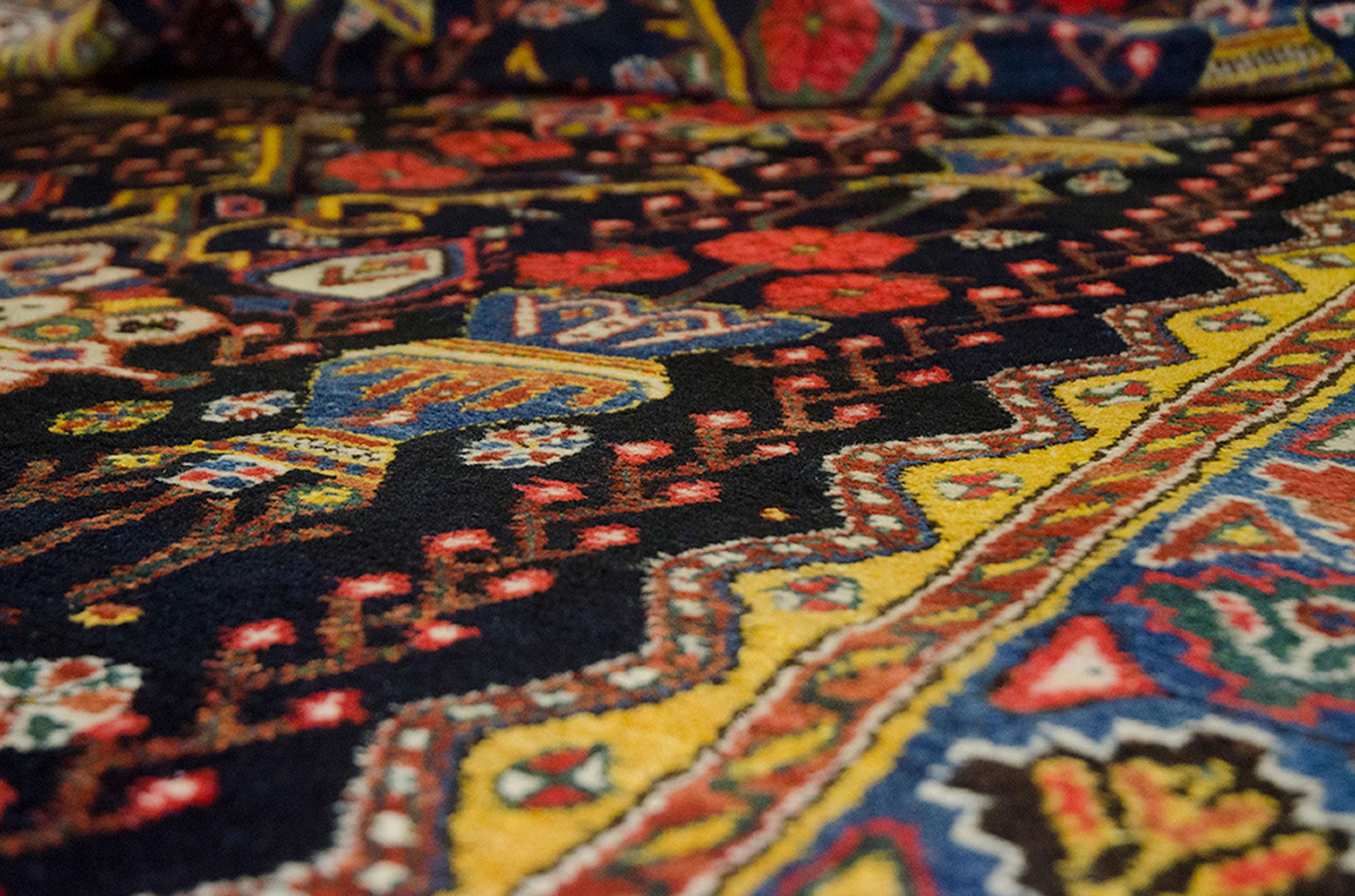 Antiker Bakhtiar-Teppich 300x158cm (Persisch) im Angebot