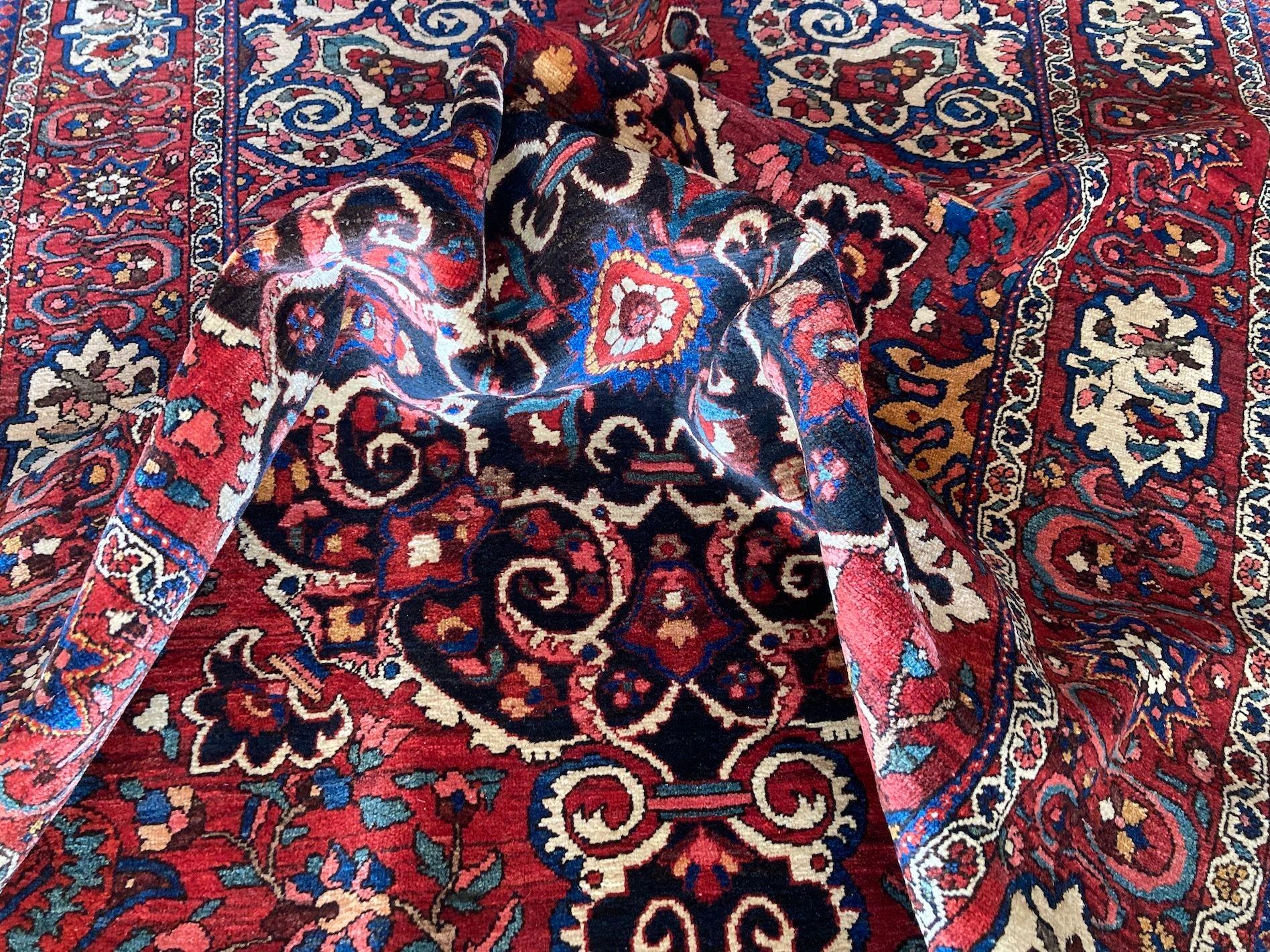 Antique Bakhtiar Rug For Sale 10