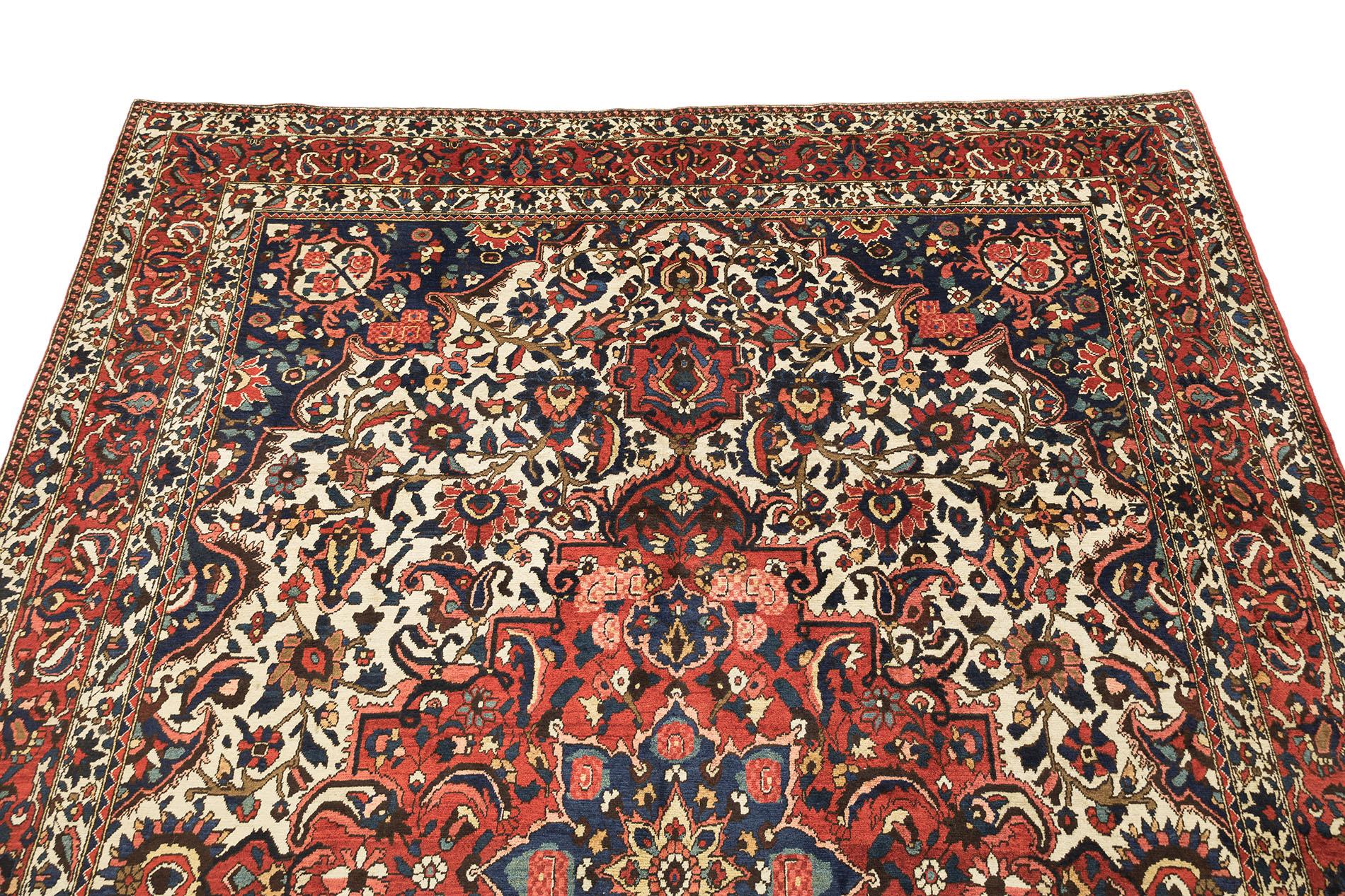 Antiker Bakhtiar Teppich, handgeknüpft, 12.5x8.9 ft - Rot, Elfenbein & Marine (Handgeknüpft) im Angebot