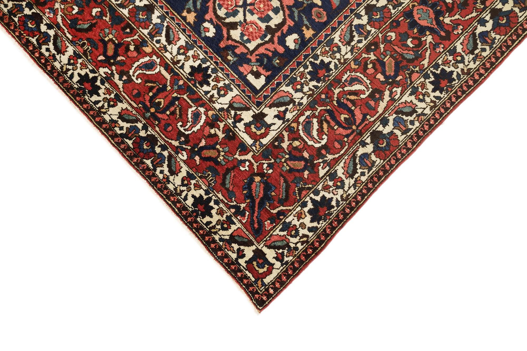 Antiker Bakhtiar Teppich, handgeknüpft, 12.5x8.9 ft - Rot, Elfenbein & Marine im Zustand „Gut“ im Angebot in North Bergen, NJ