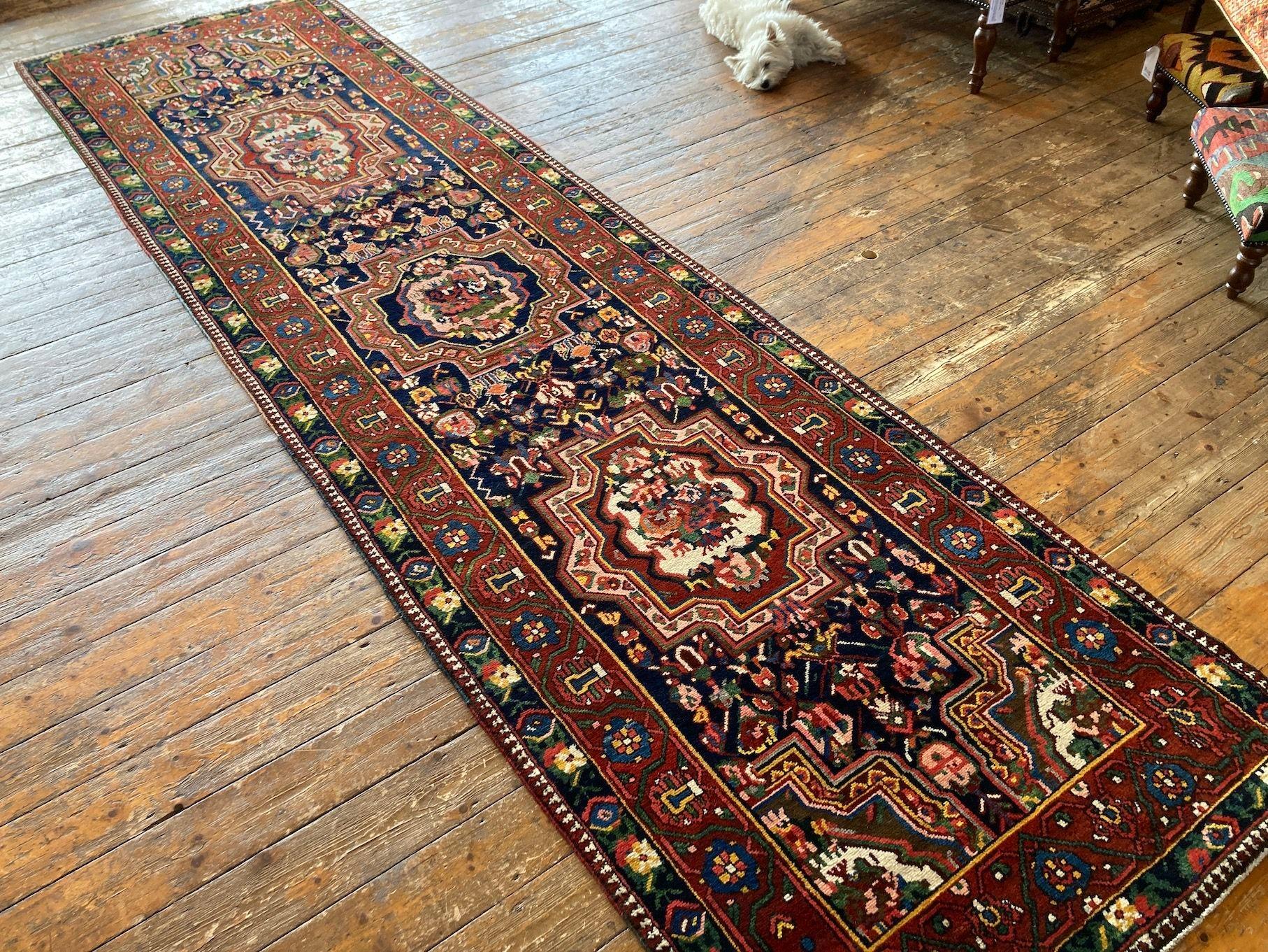 Antiker Bakhtiar-Läufer 4,00 m x 1,07 m (Wolle) im Angebot