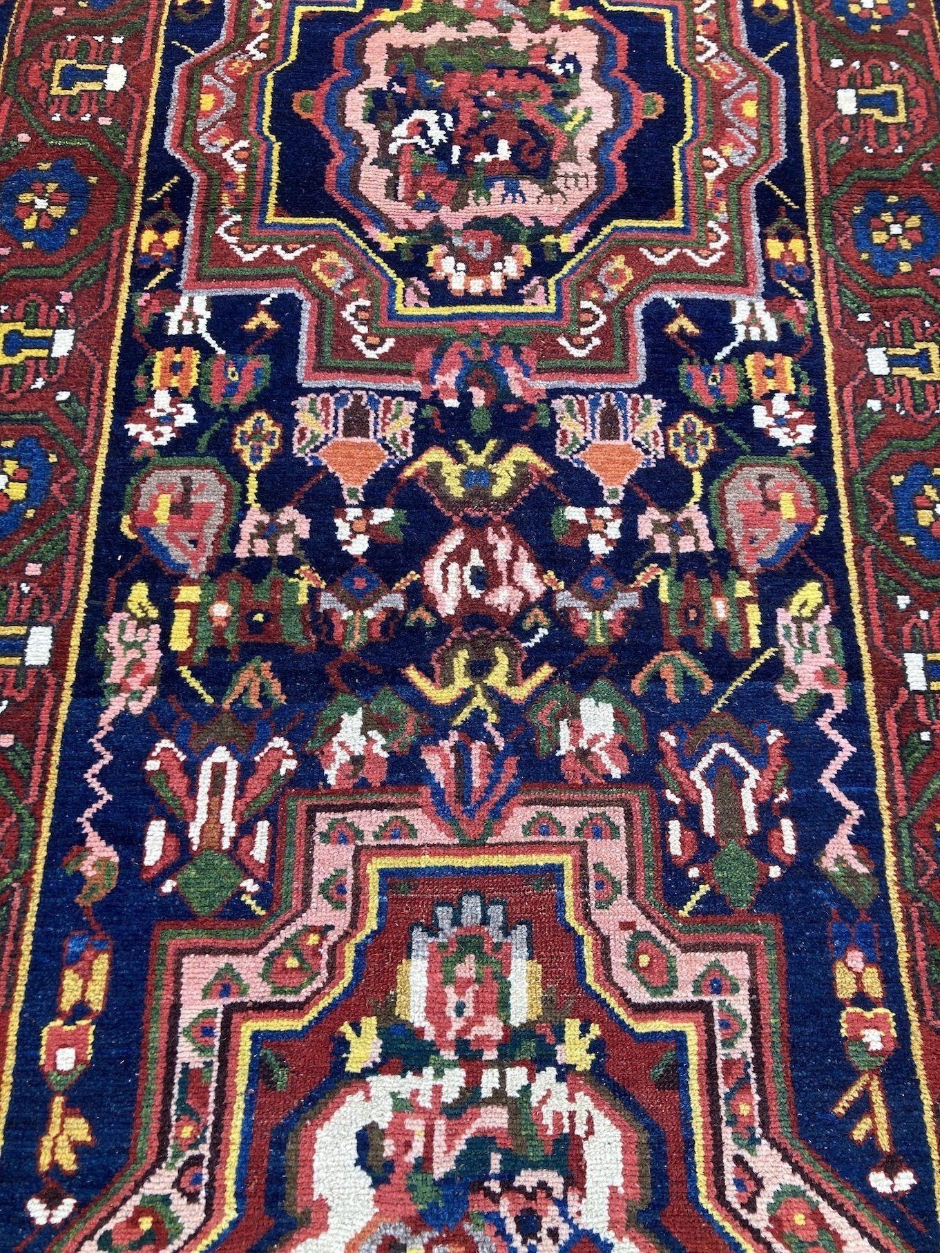 Antiker Bakhtiar-Läufer 4,00 m x 1,07 m im Angebot 2