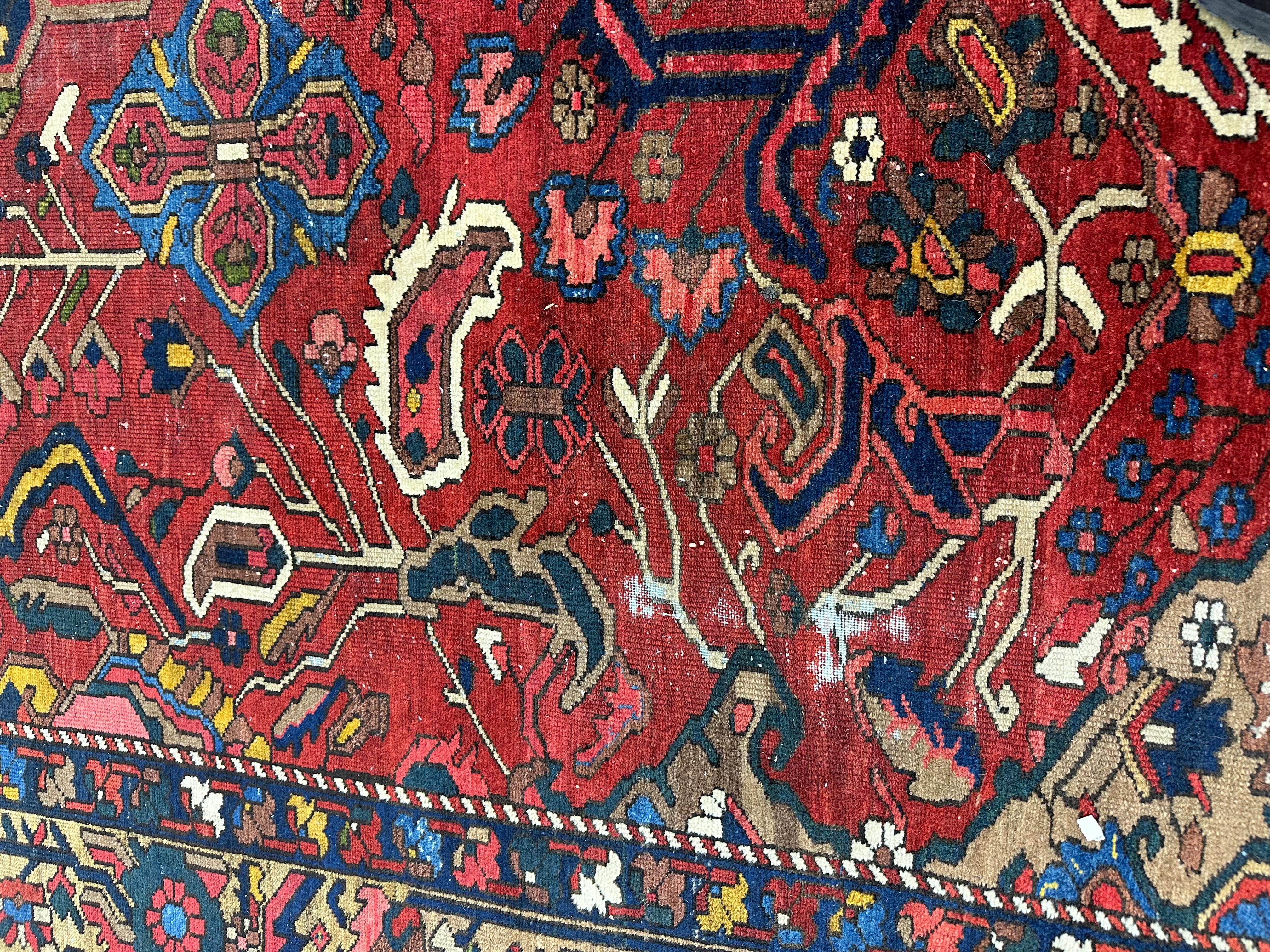 Alfombra antigua Bakhtiari en venta 1
