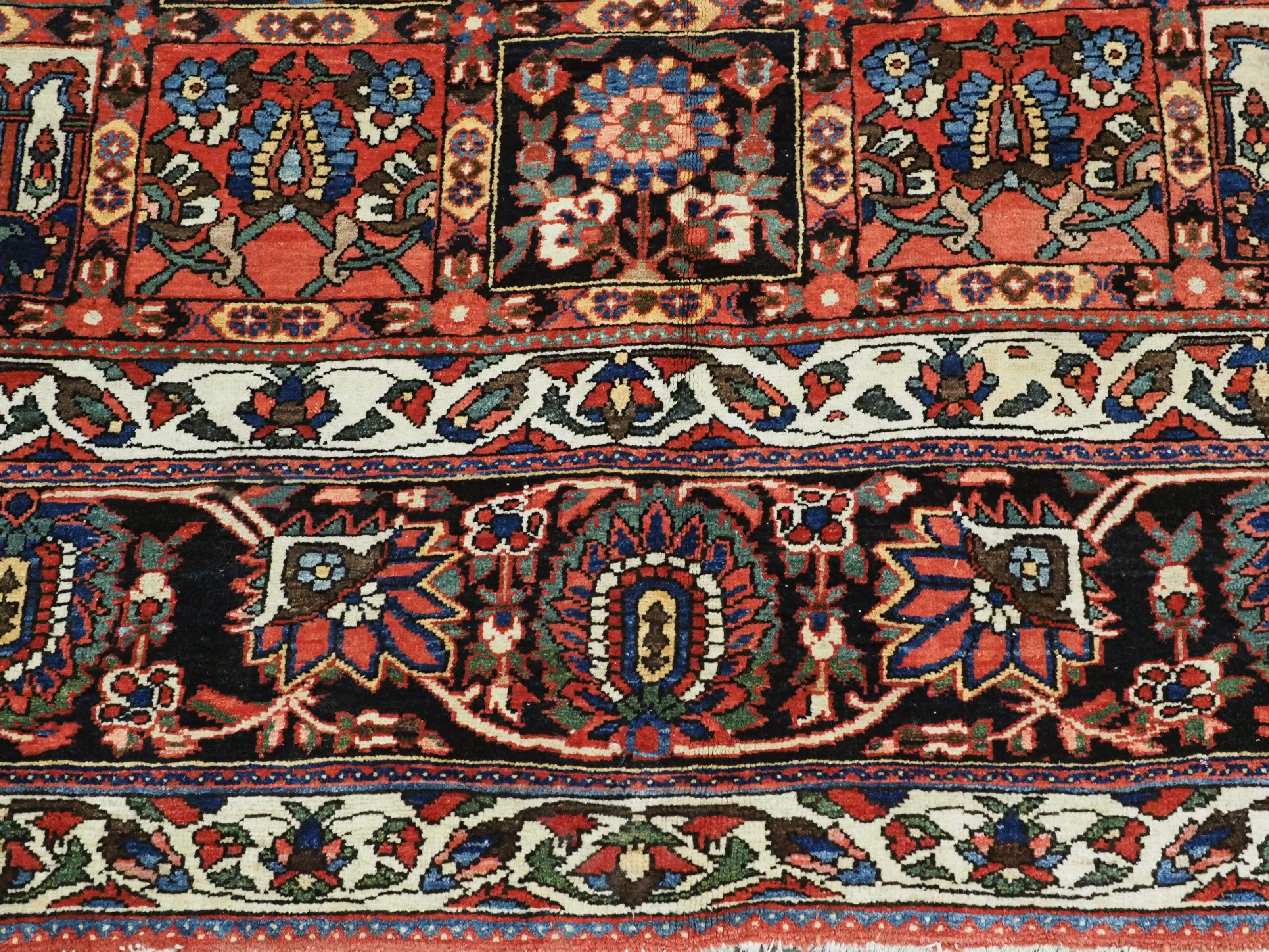 Antique Bakhtiari carpet of the 'garden' design, circa 1900 For Sale 6