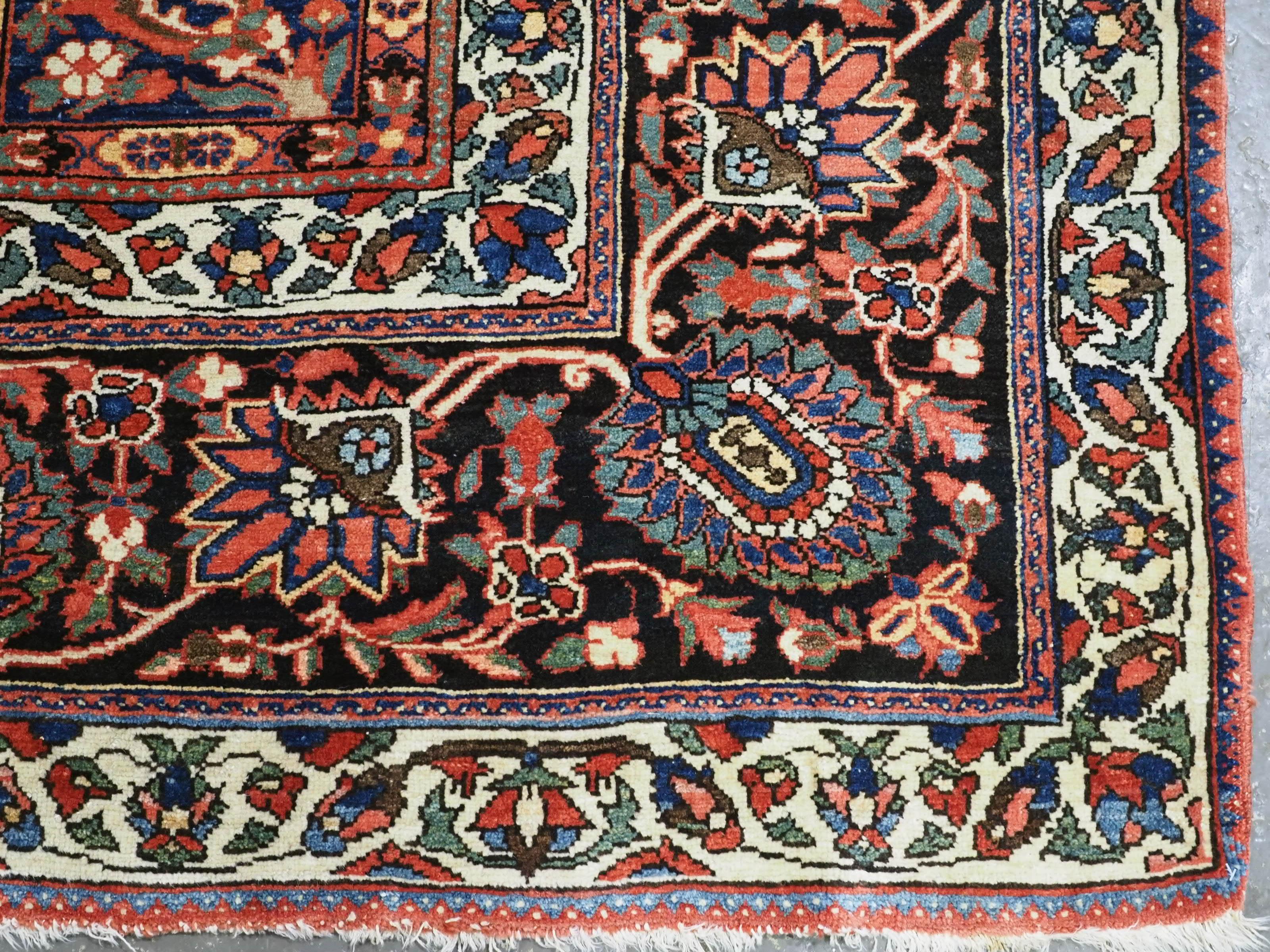 Antique Bakhtiari carpet of the 'garden' design, circa 1900 For Sale 7