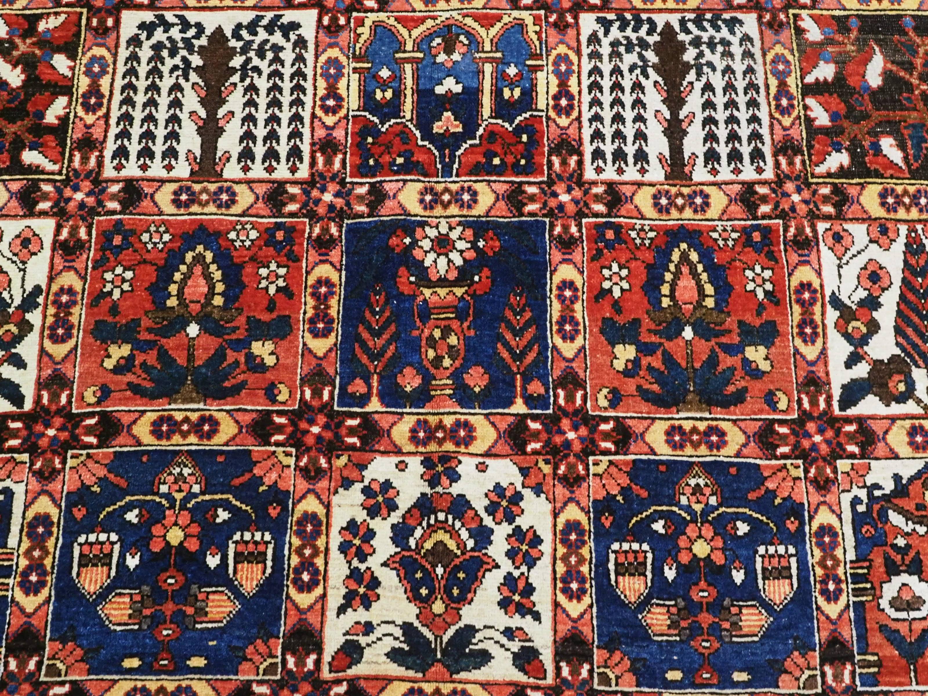 Antique Bakhtiari carpet of the 'garden' design, circa 1900 For Sale 3