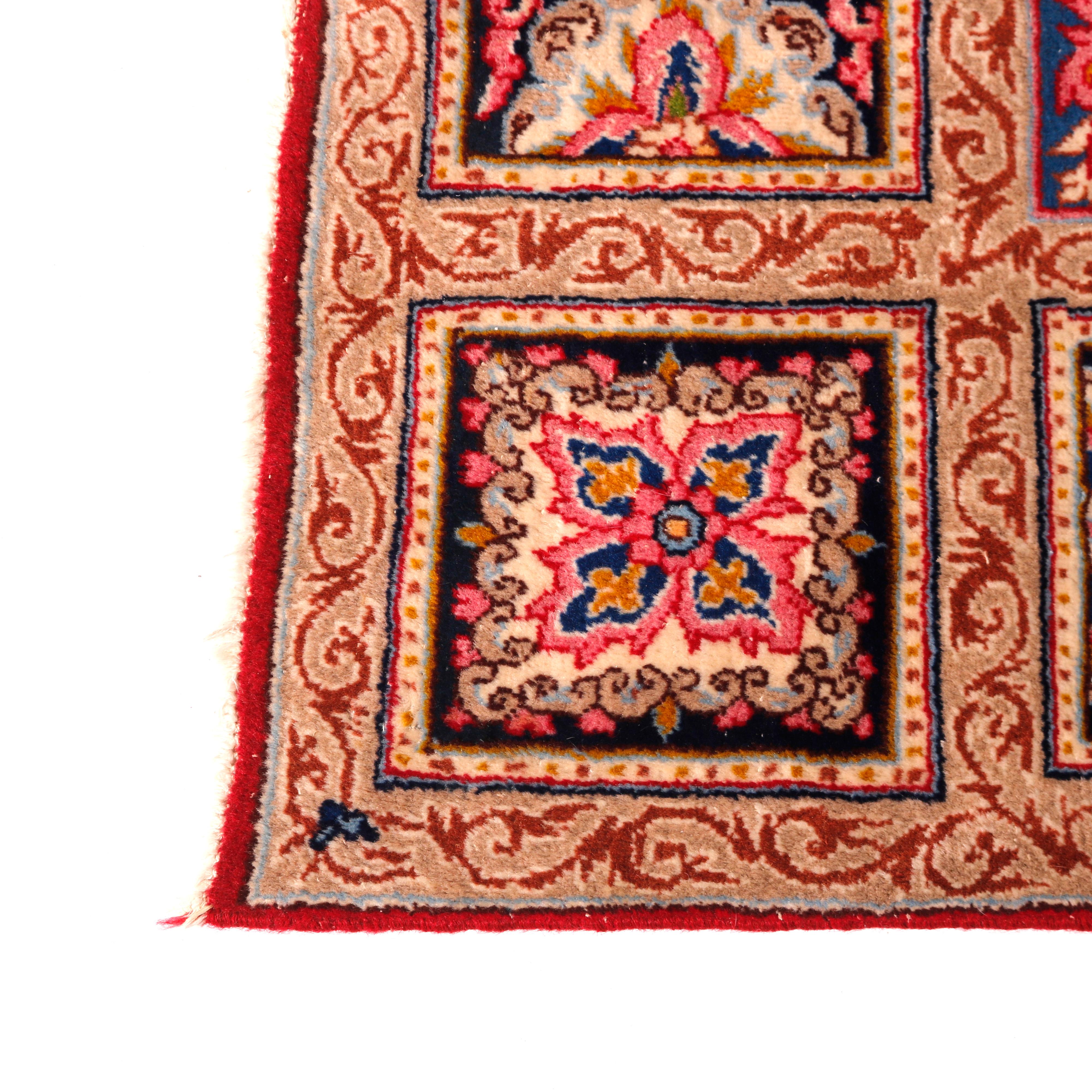 Antique Bakhtiari Oriental Wool Rug Approximately 7' X 10', circa 1930

Measures - 114.5