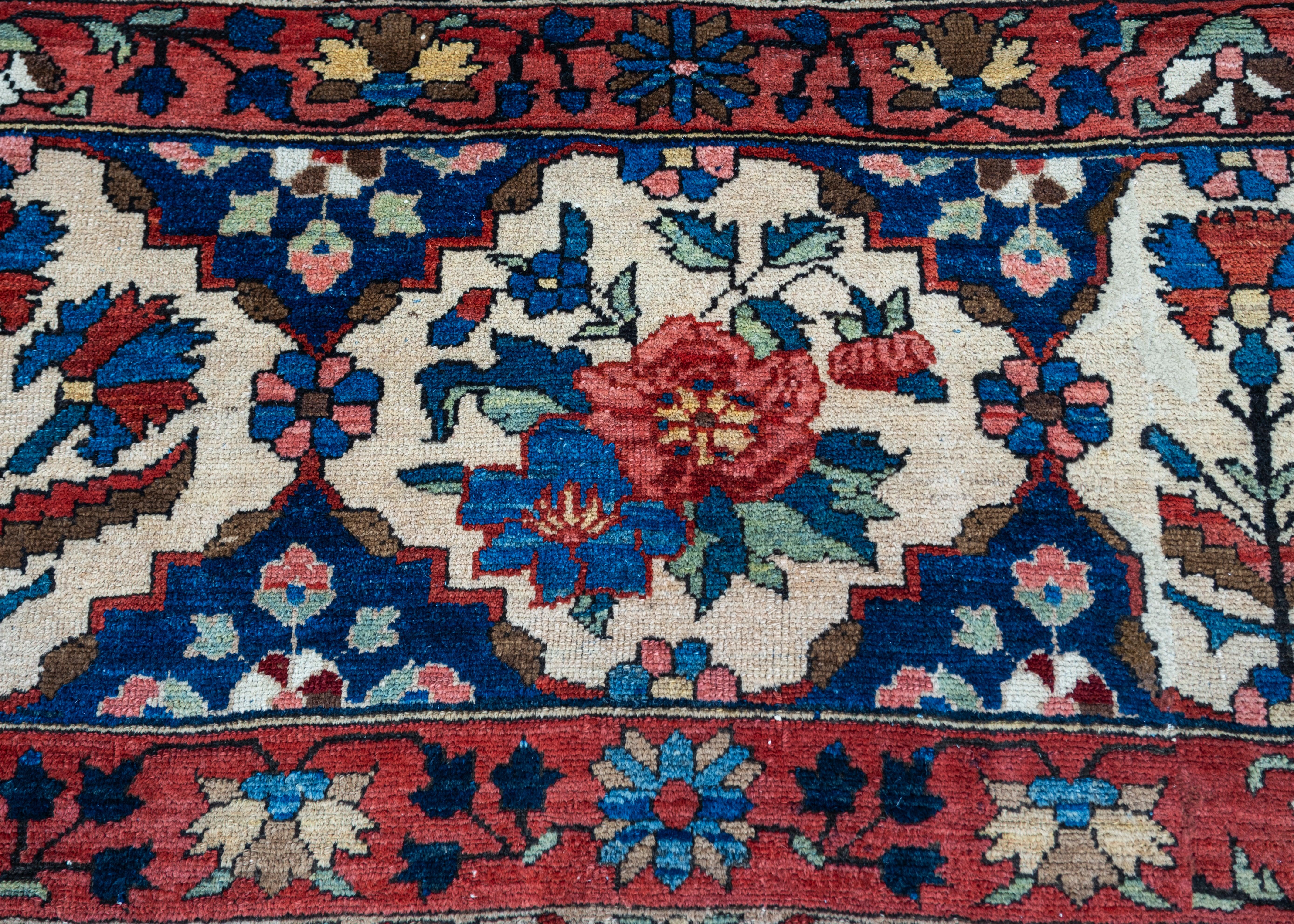 Tapis persan Bakhtiari ancien 13'6