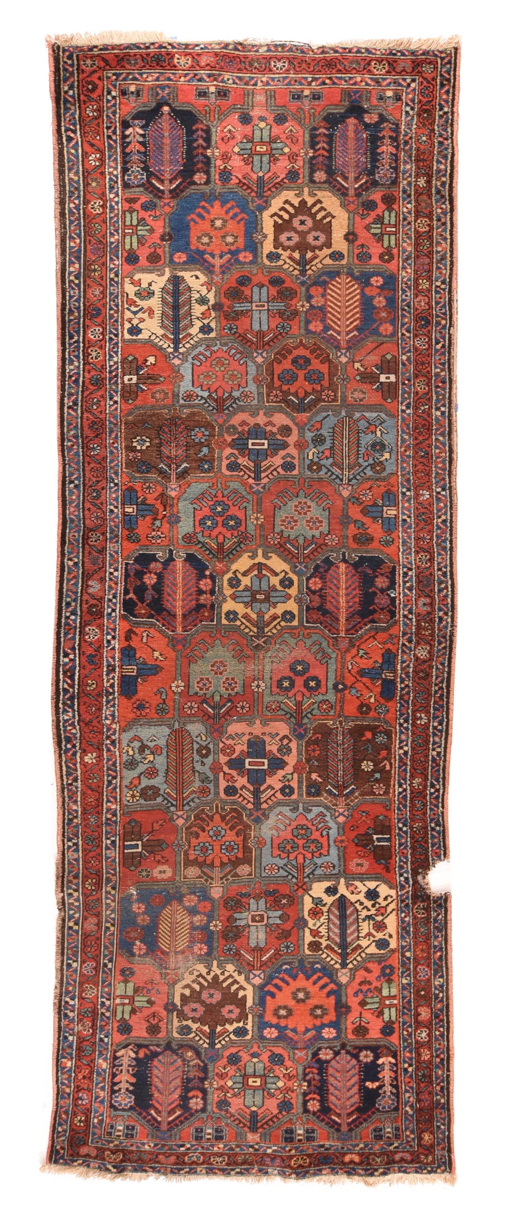 Early 20th Century Antique Bakhtiari Rug For Sale