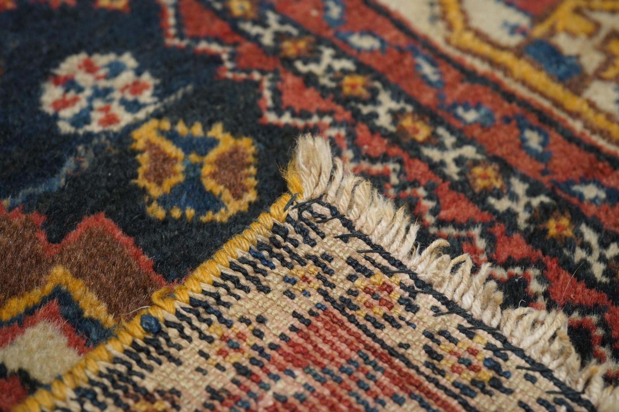 Antique Bakhtiari Rug 4'6'' x 6'9'' For Sale 4