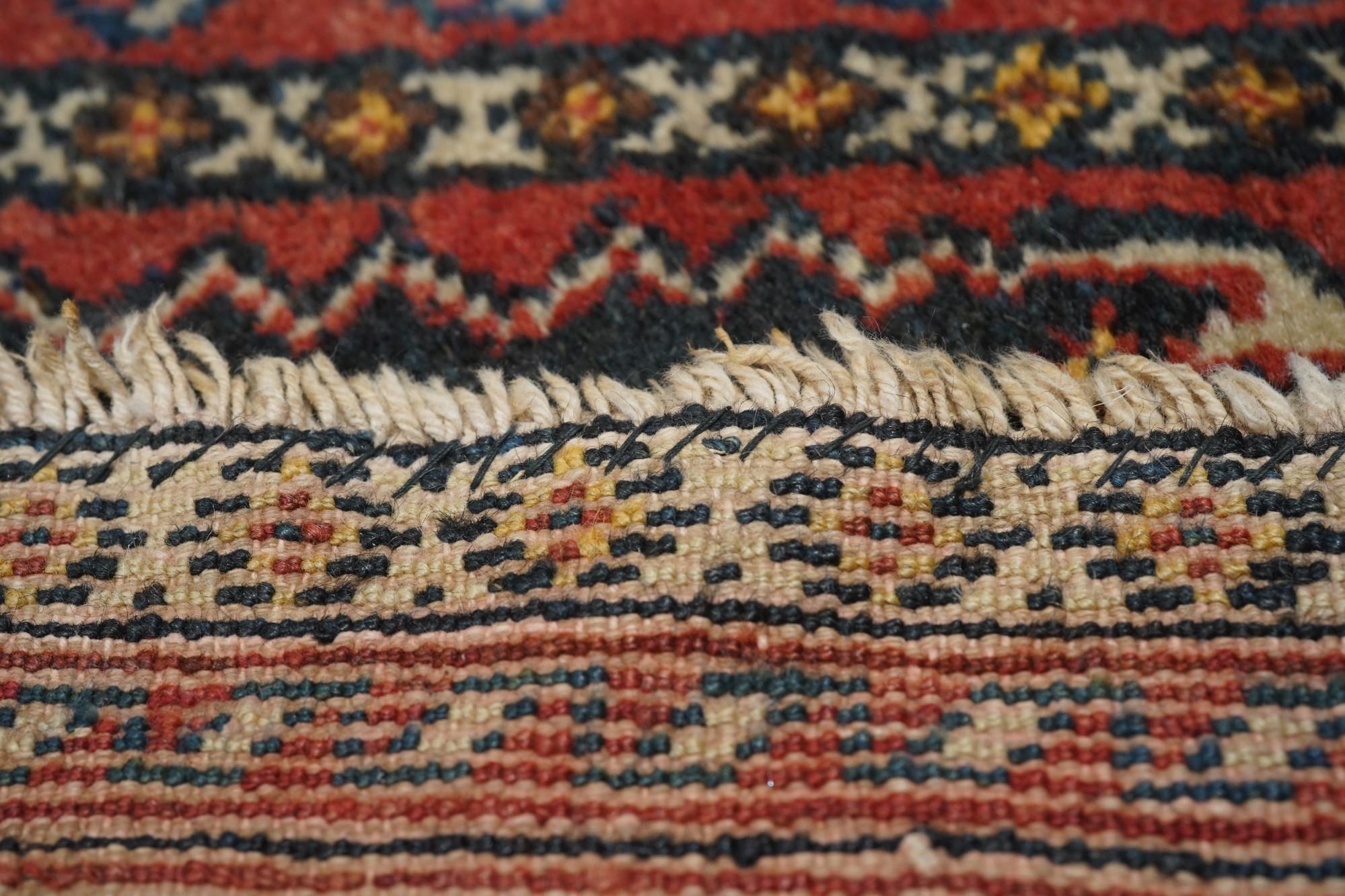 Antique Bakhtiari Rug 4'6'' x 6'9'' For Sale 6