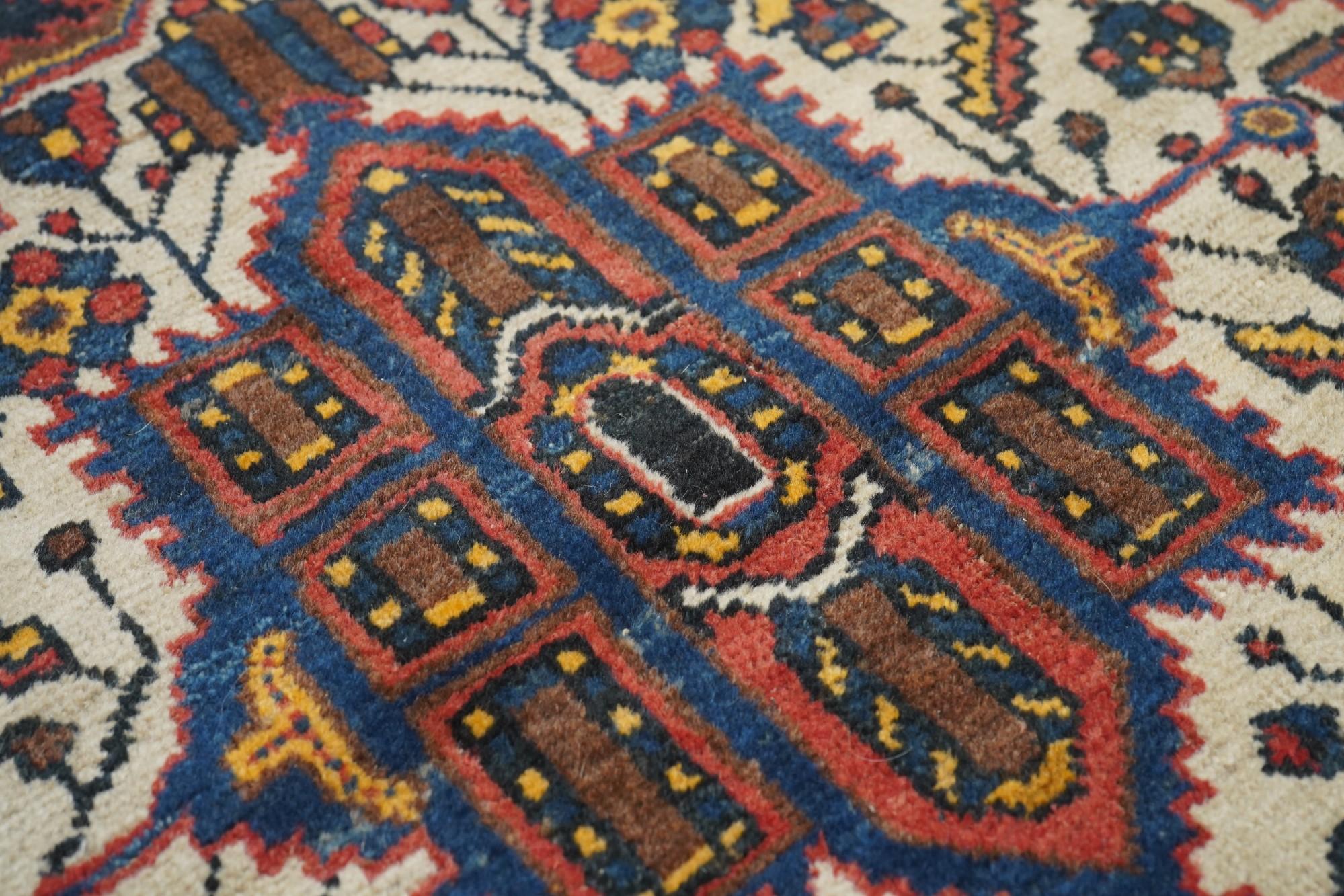 Wool Antique Bakhtiari Rug 4'6'' x 6'9'' For Sale